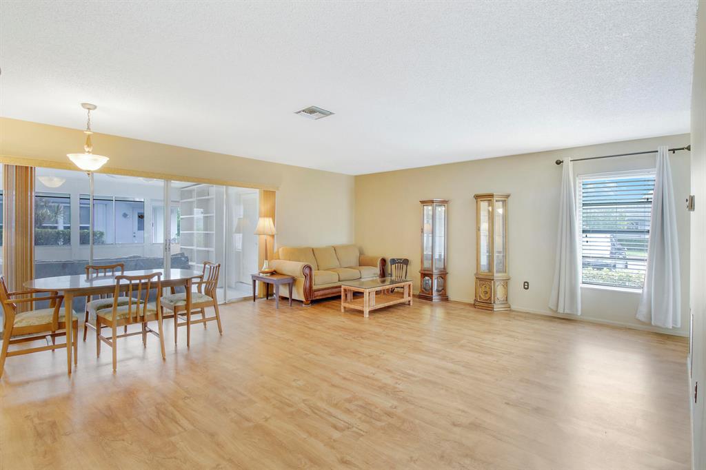 2886 Fernley Drive E 69