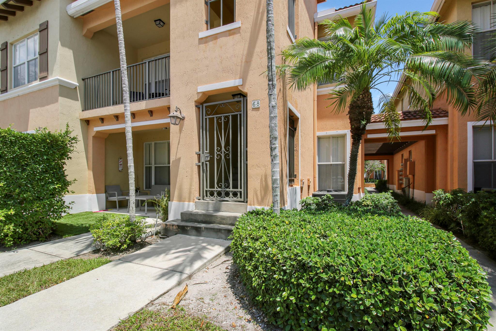 3561 Forest Hill Boulevard 68