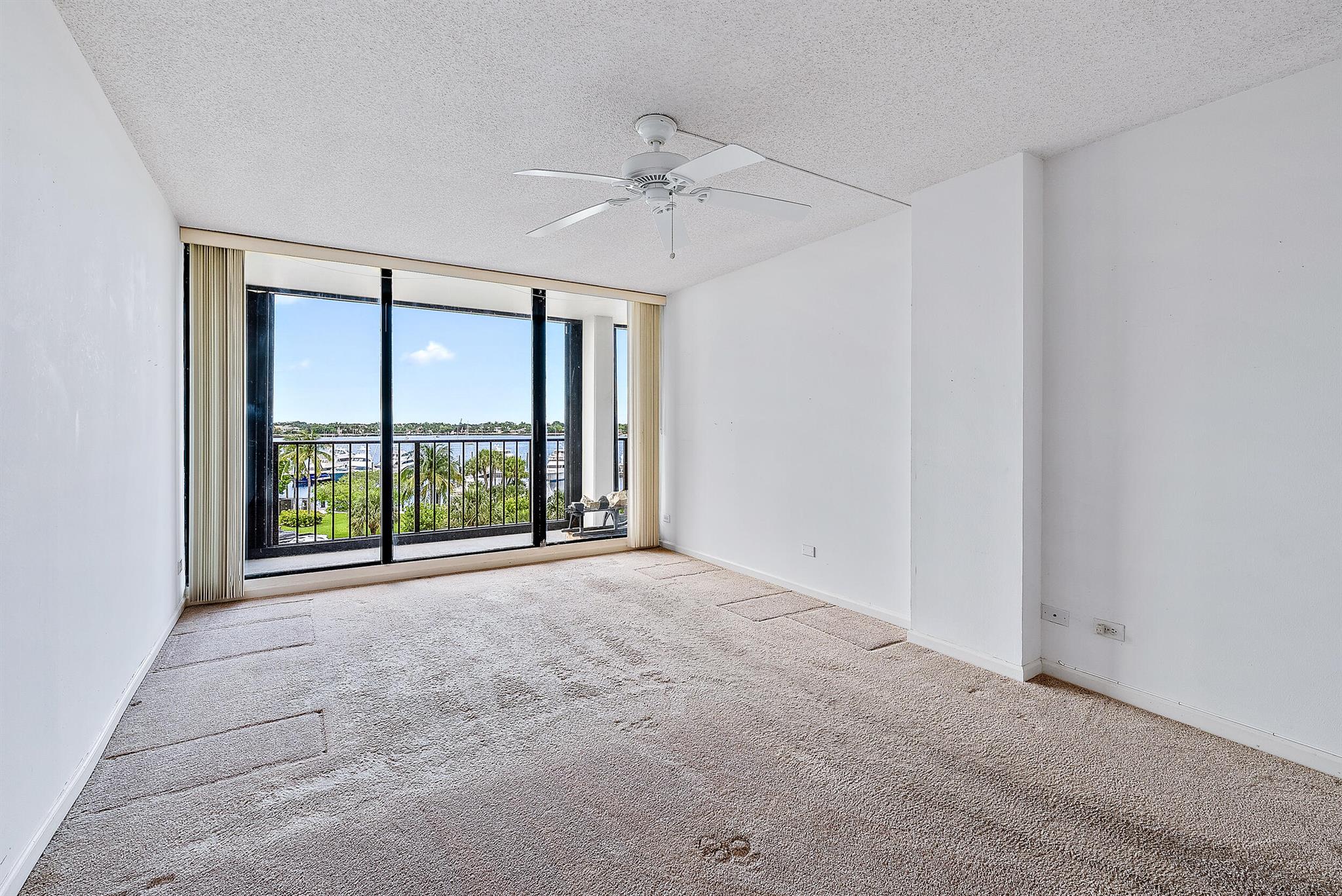 136 Lakeshore Drive 511