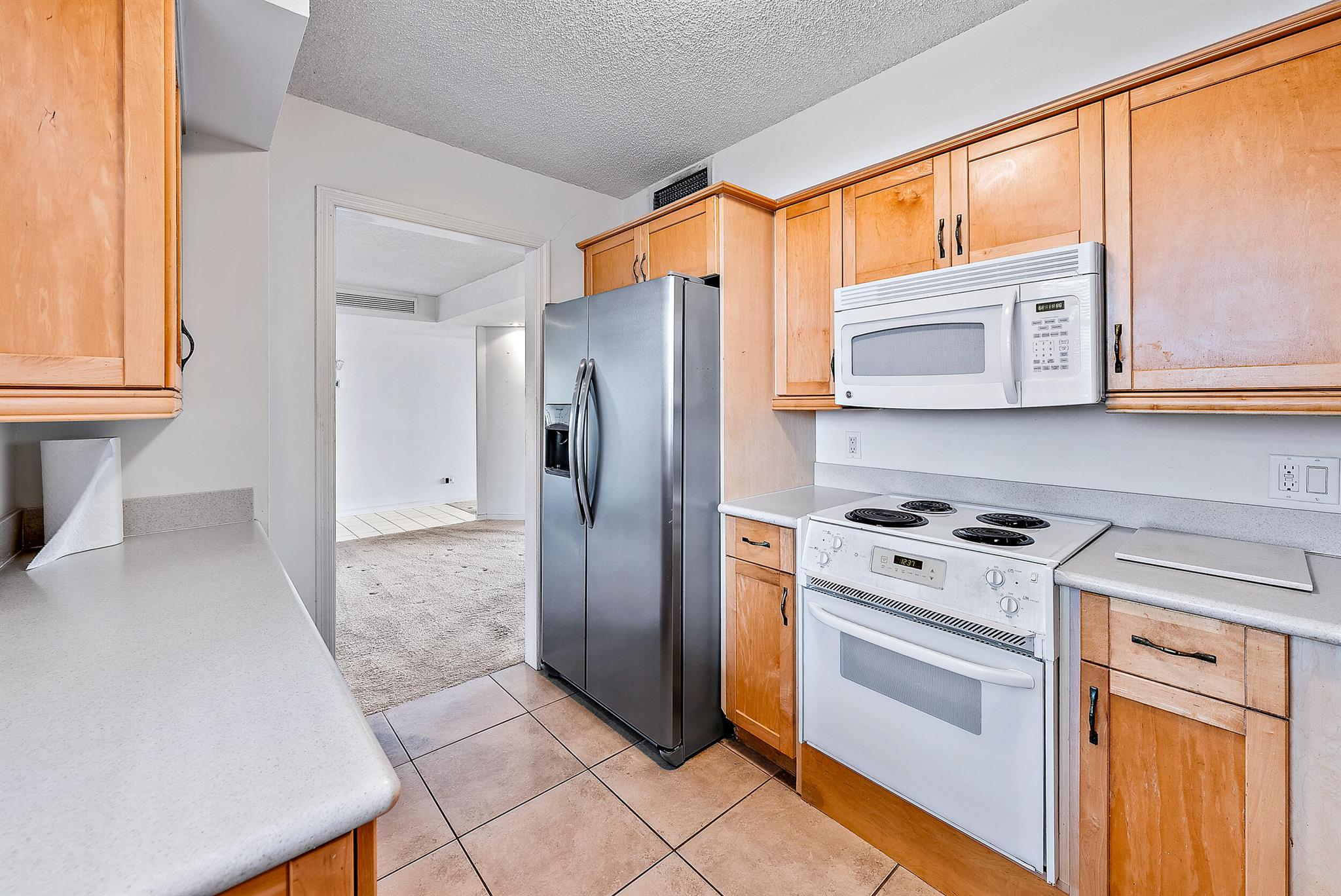 136 Lakeshore Drive 511
