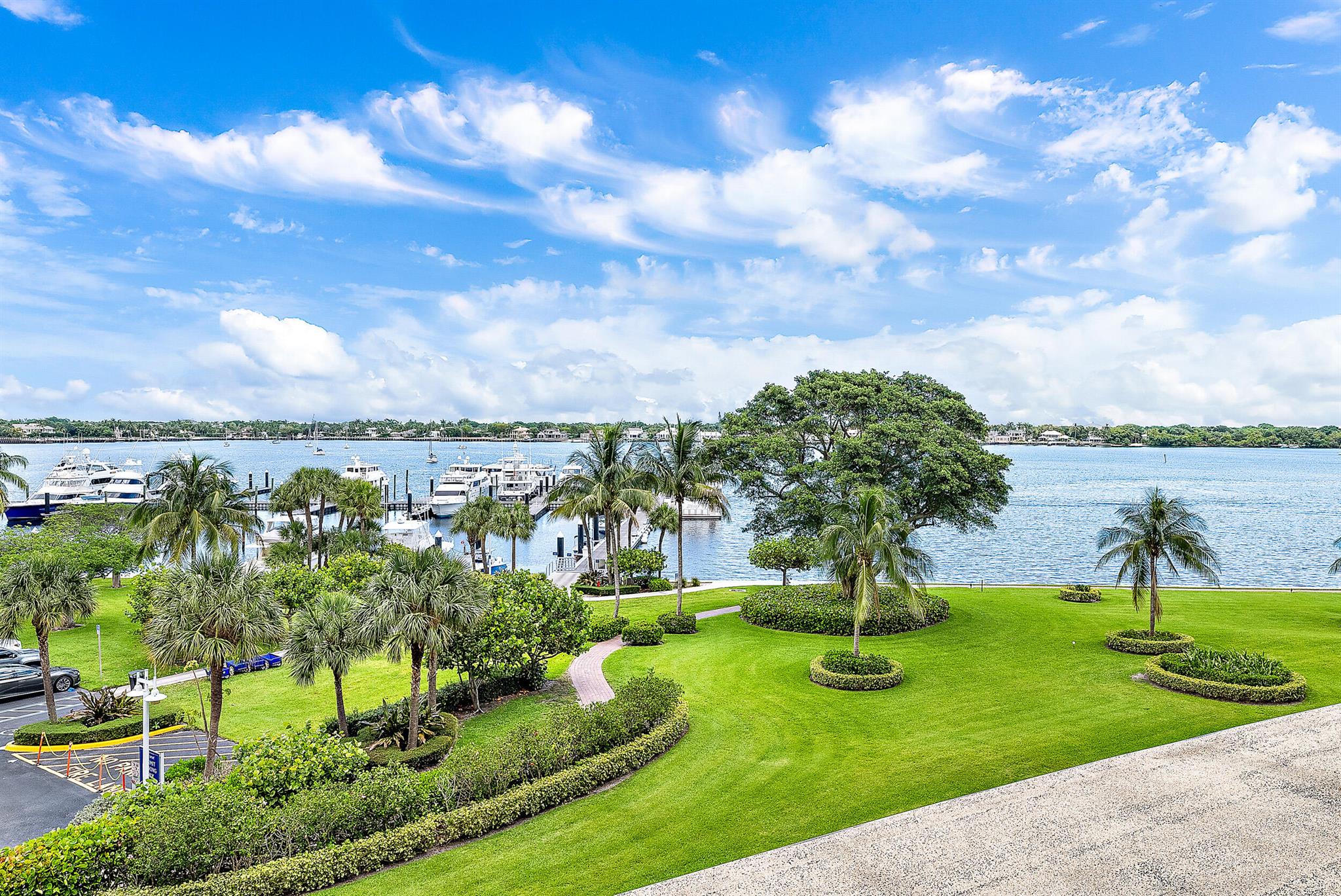 136 Lakeshore Drive 511