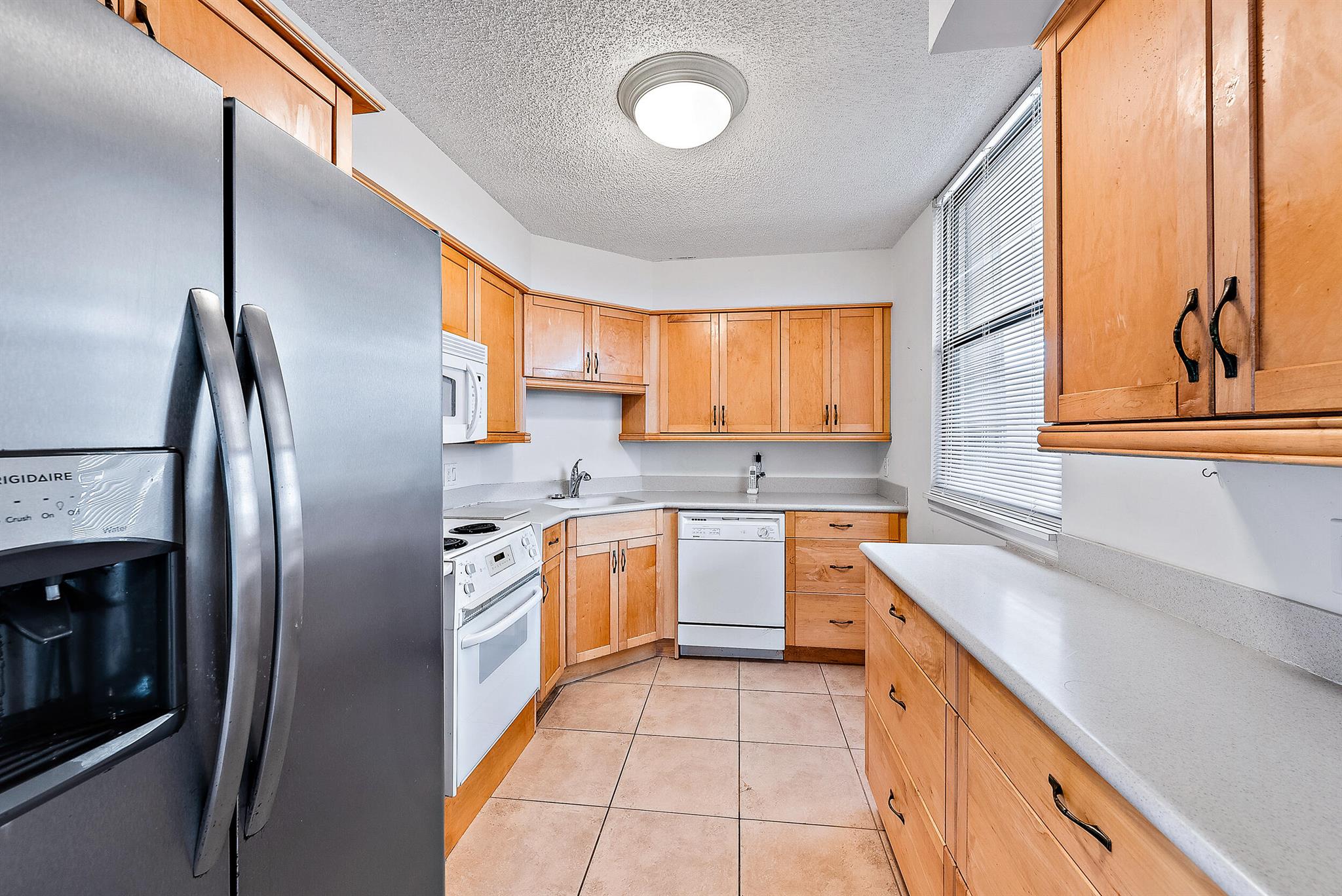 136 Lakeshore Drive 511