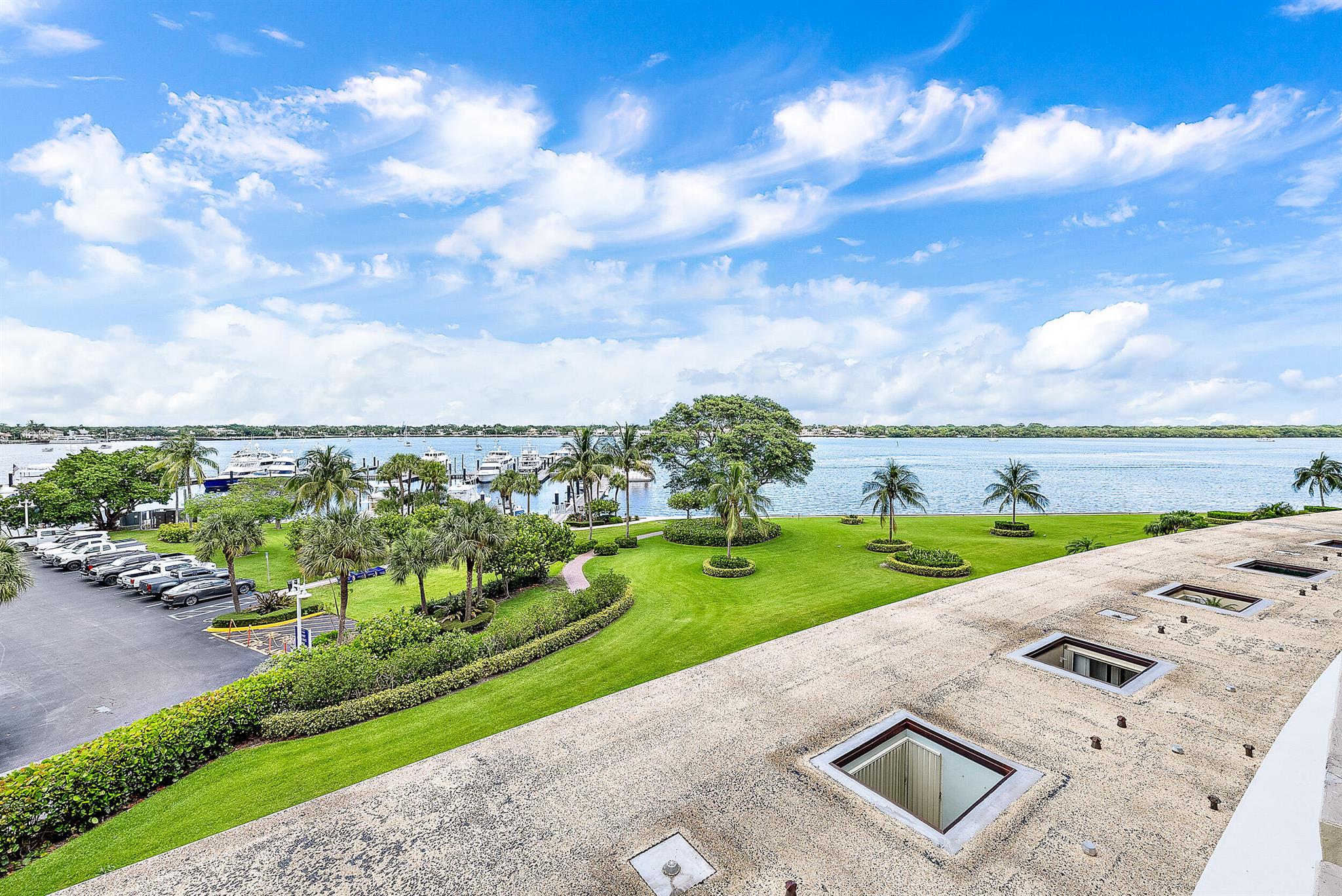 136 Lakeshore Drive 511