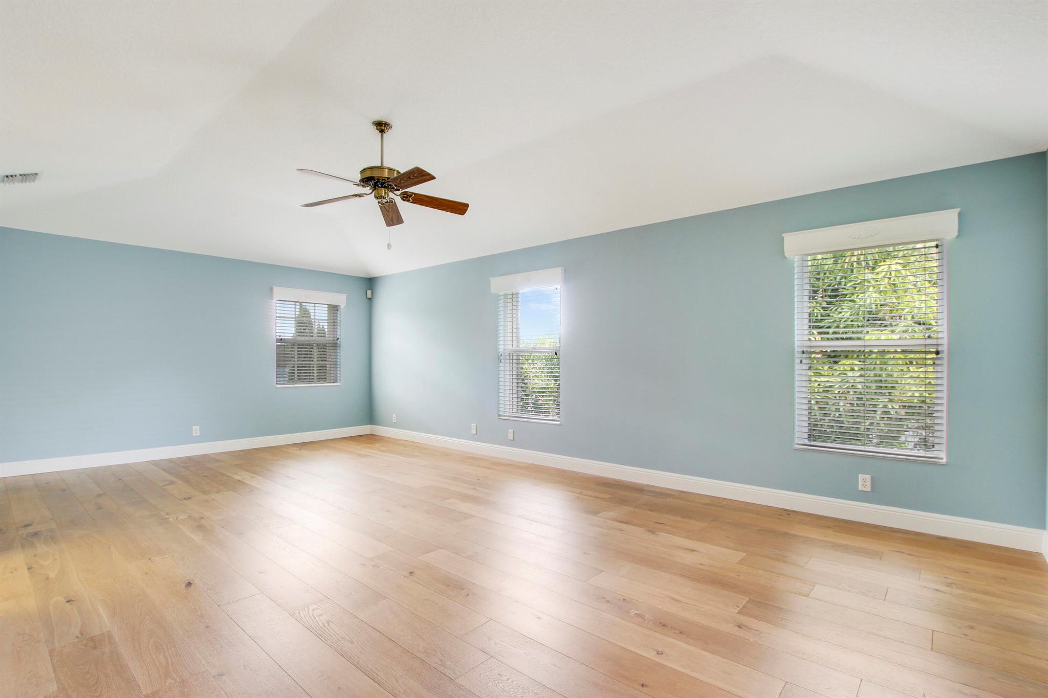1228 Egret Circle S