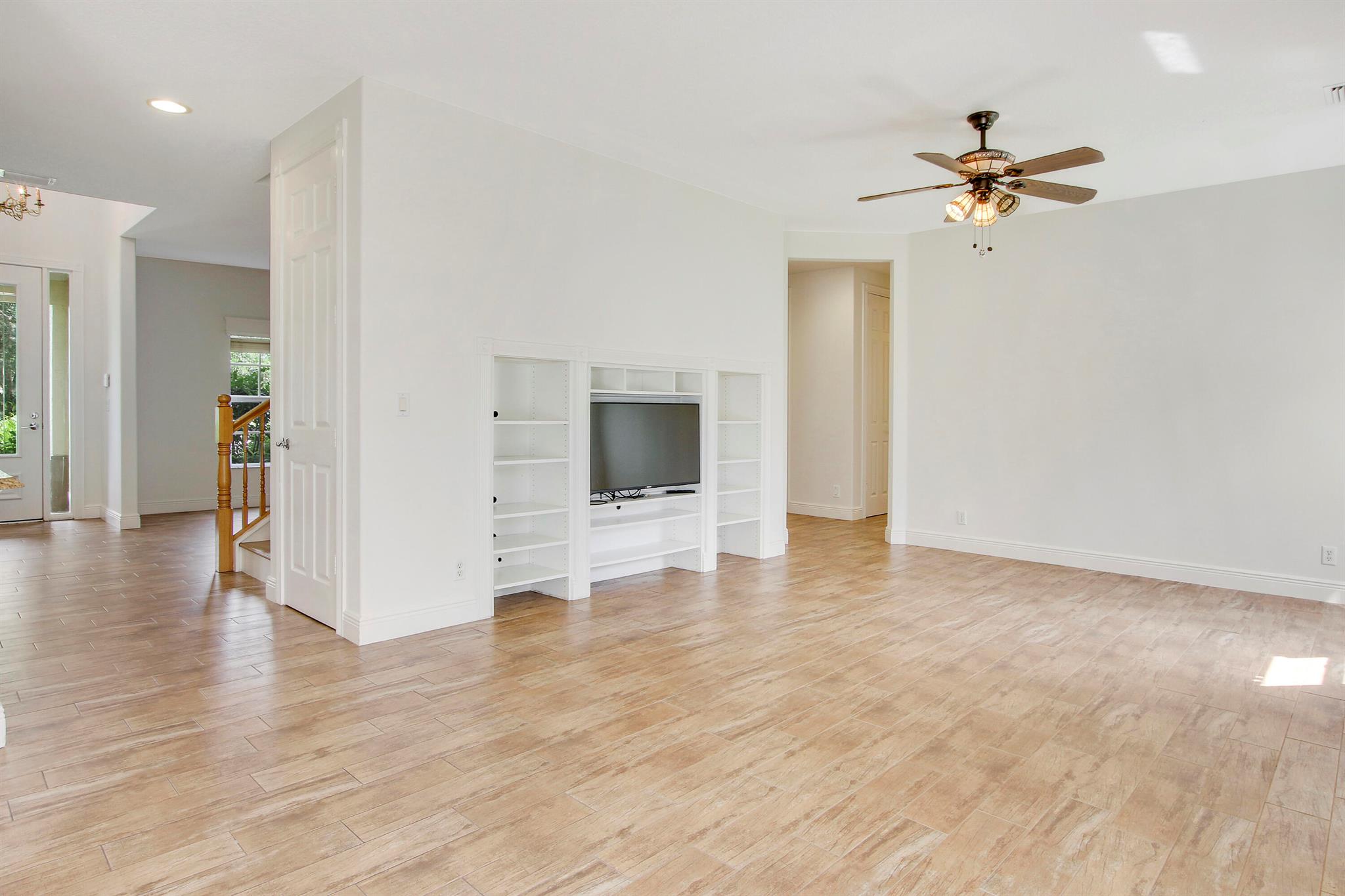 1228 Egret Circle S