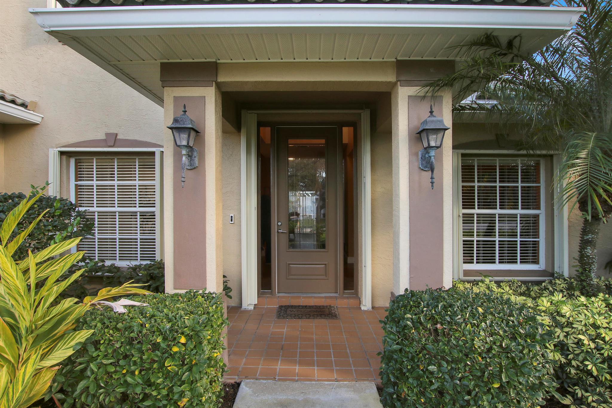 1228 Egret Circle S