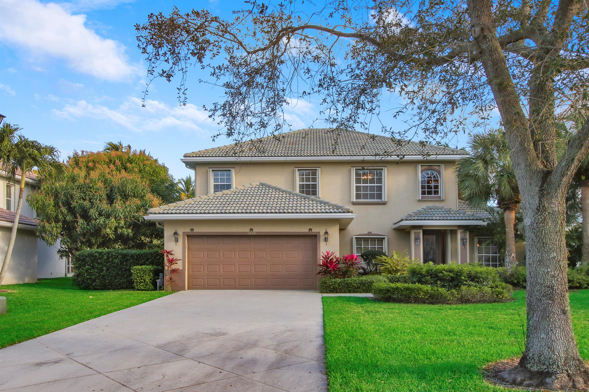 1228 Egret Circle S