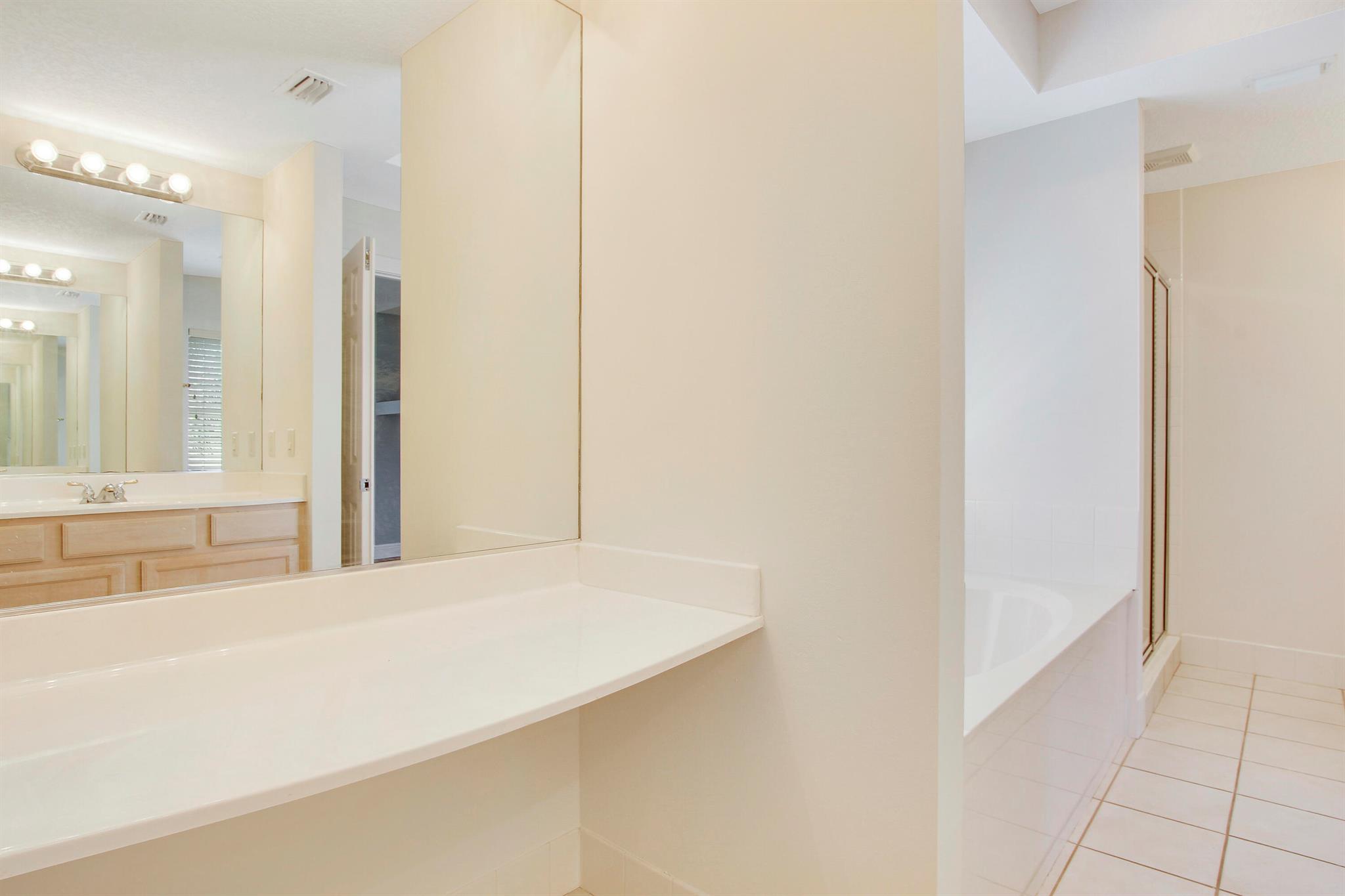 1228 Egret Circle S