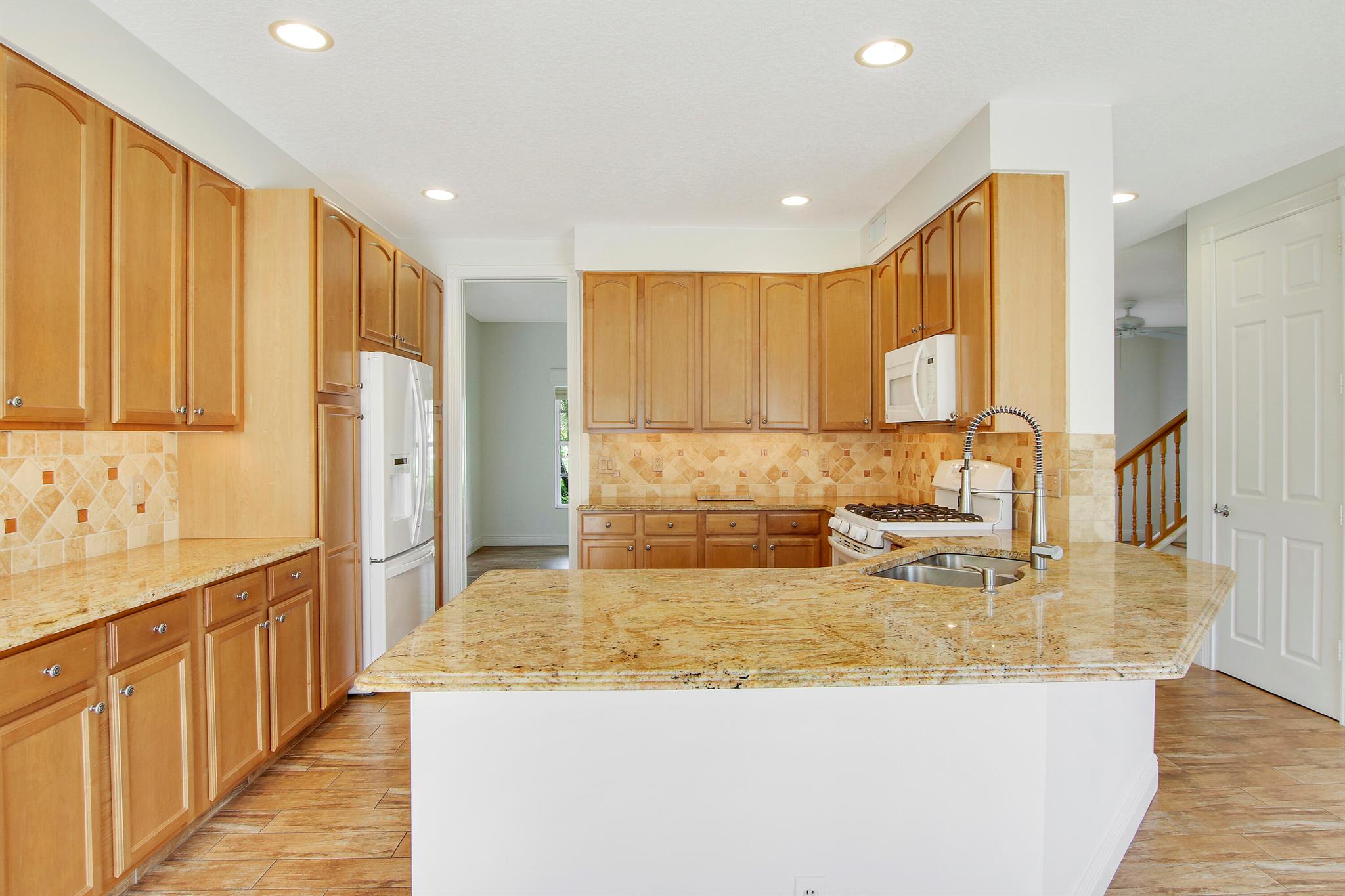 1228 Egret Circle S