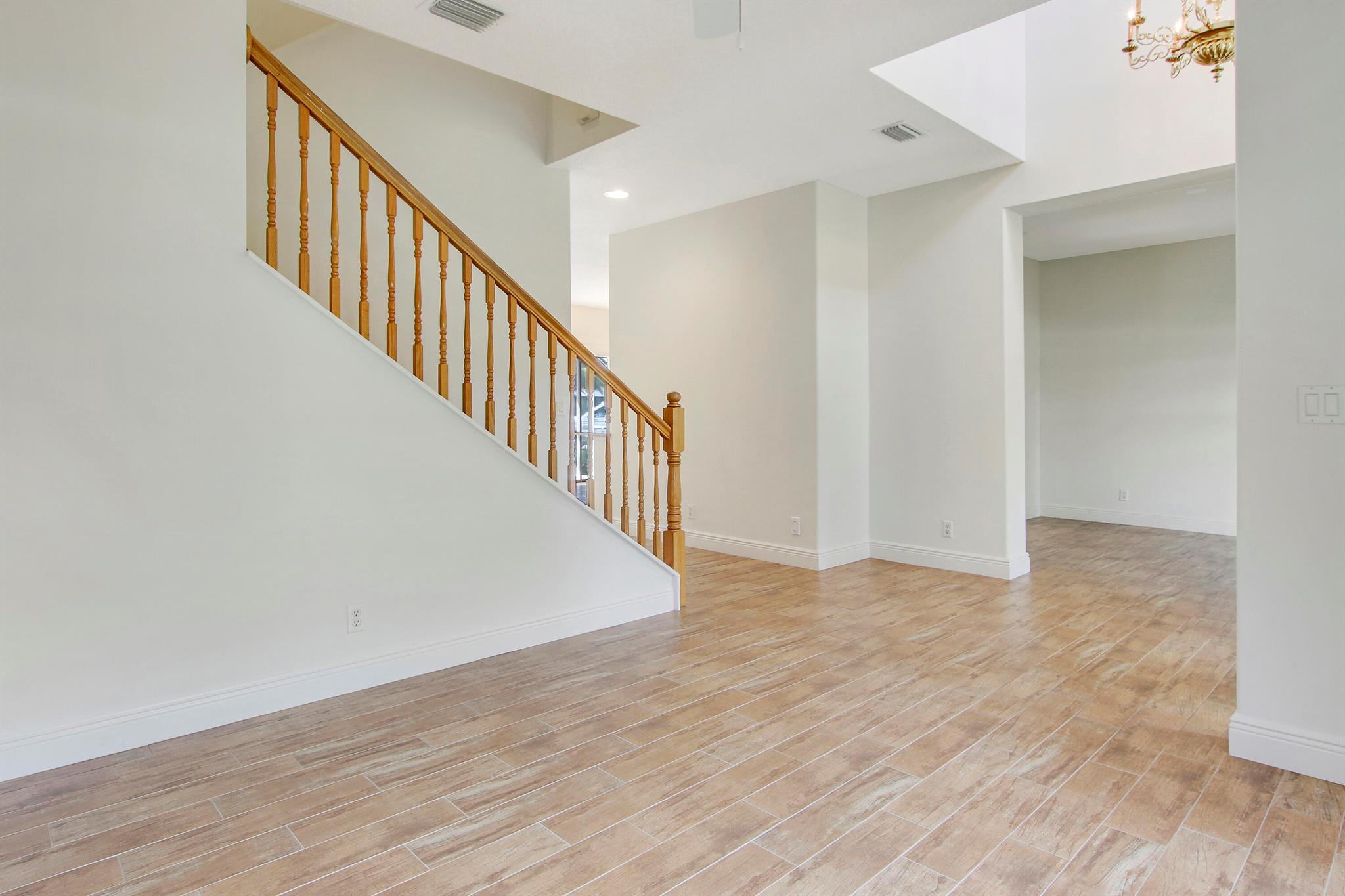 1228 Egret Circle S