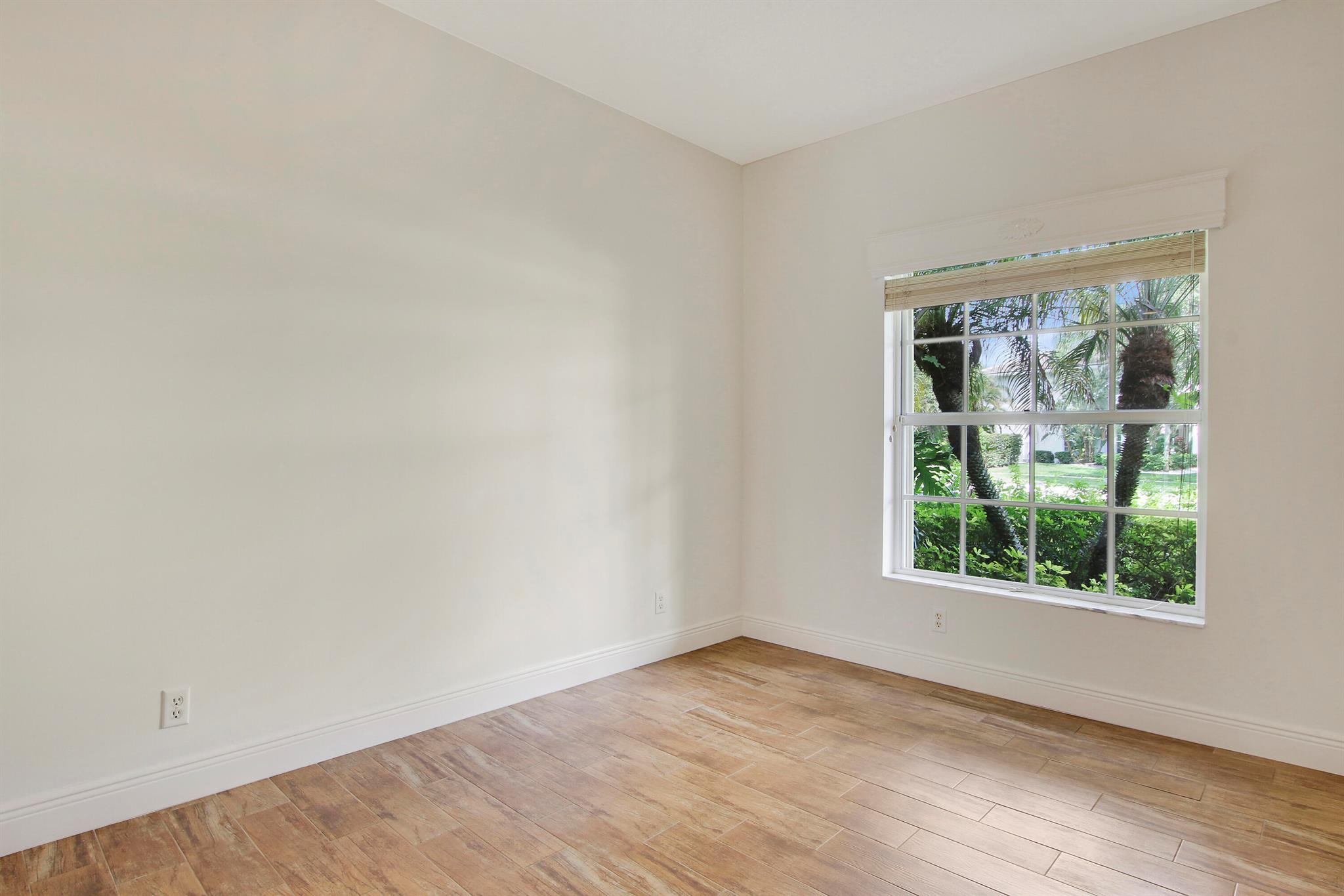 1228 Egret Circle S