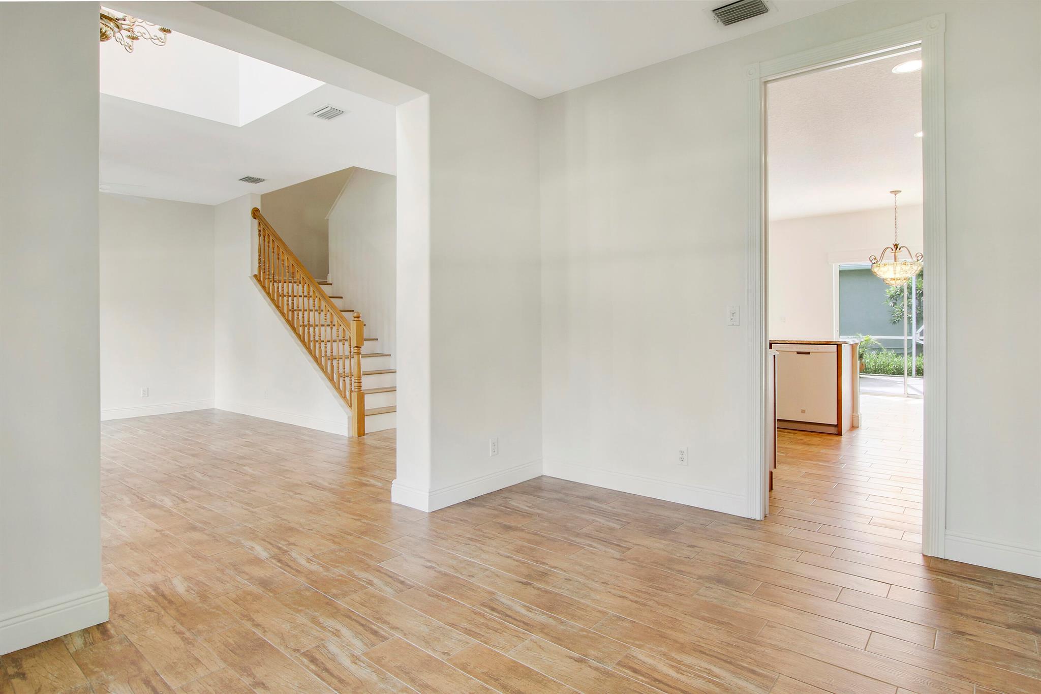 1228 Egret Circle S