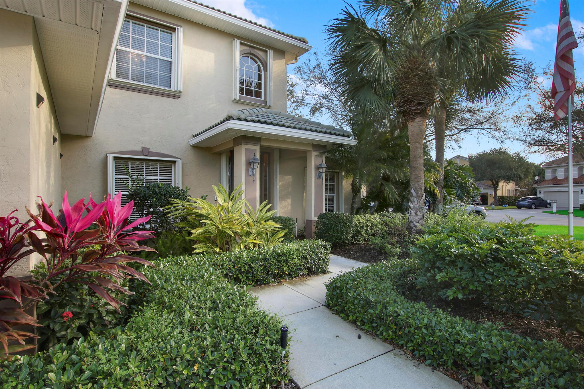 1228 Egret Circle S