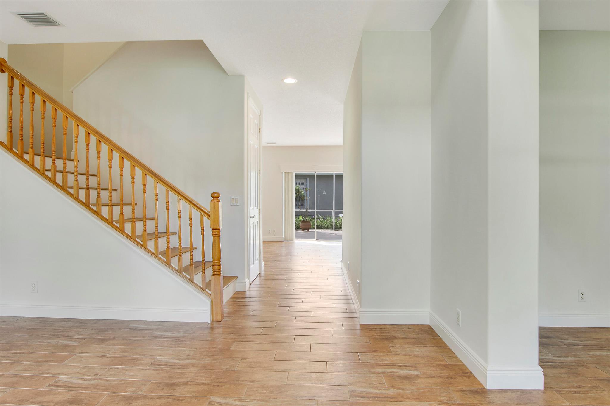 1228 Egret Circle S