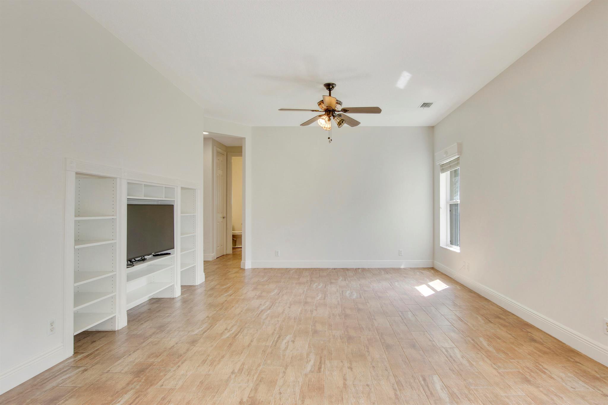 1228 Egret Circle S