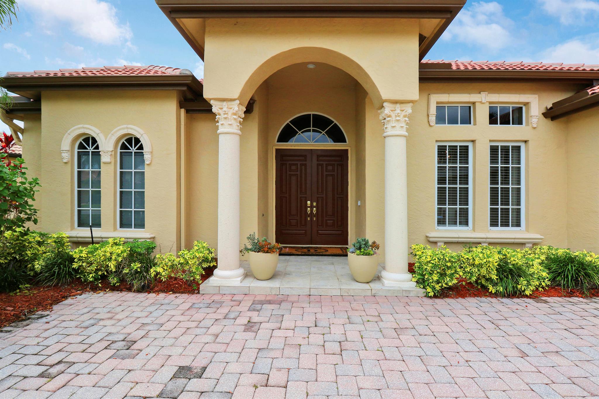 874 SW Grand Reserves Boulevard