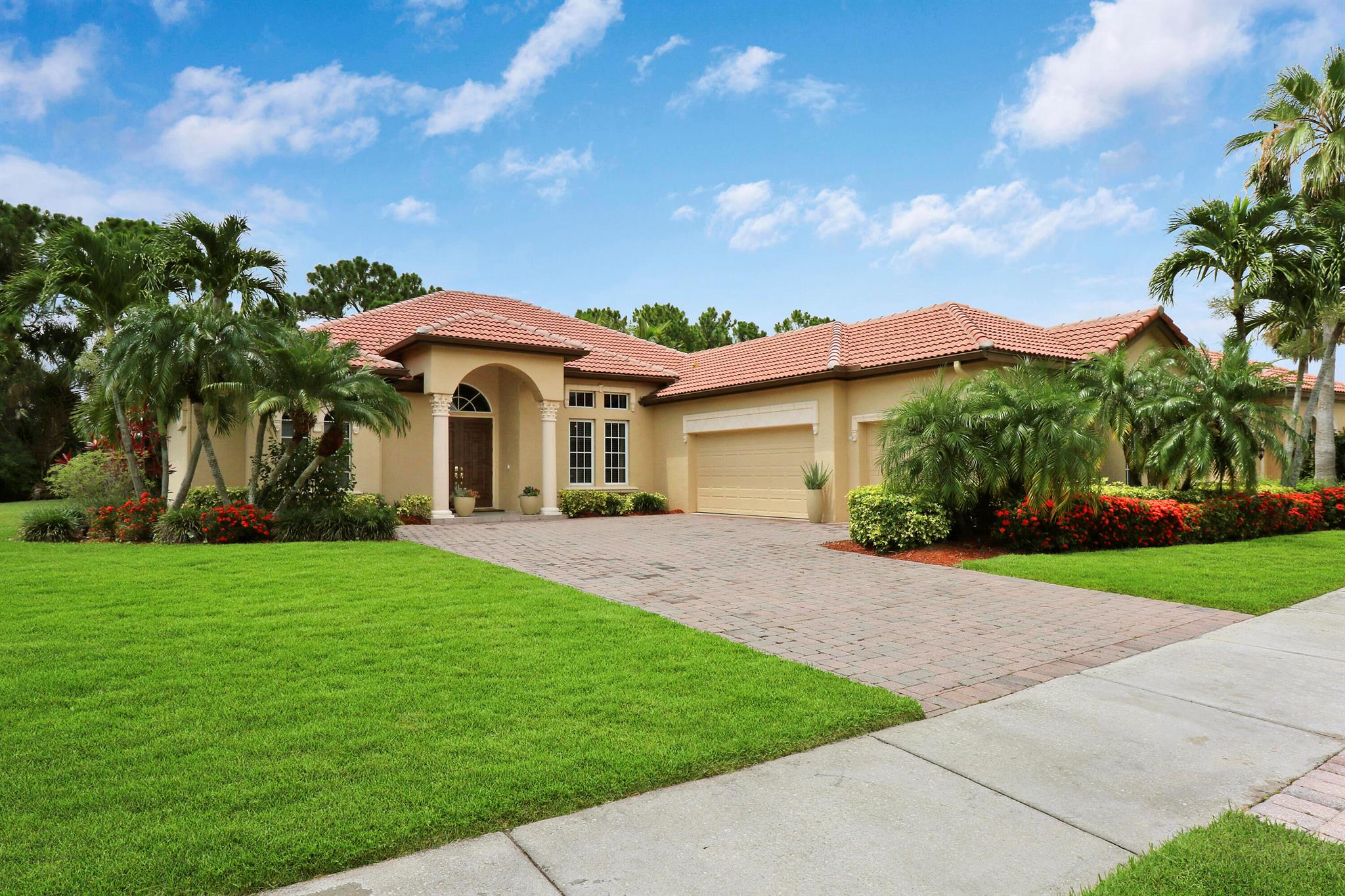 874 SW Grand Reserves Boulevard