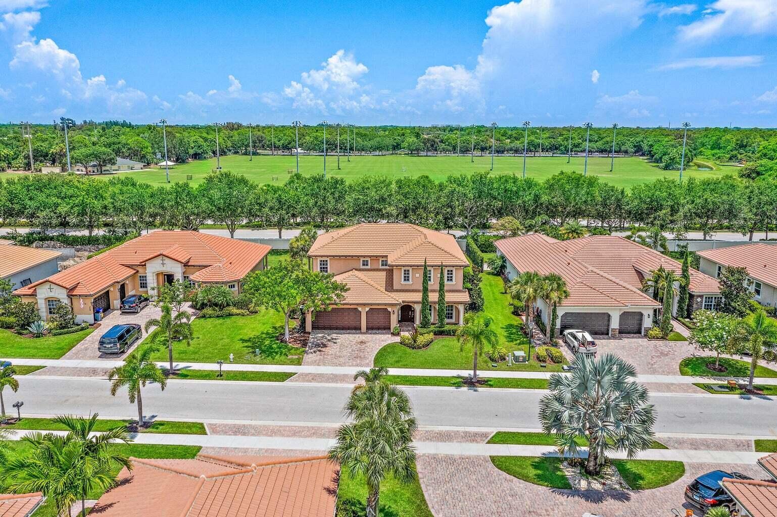 455 Rudder Cay Way