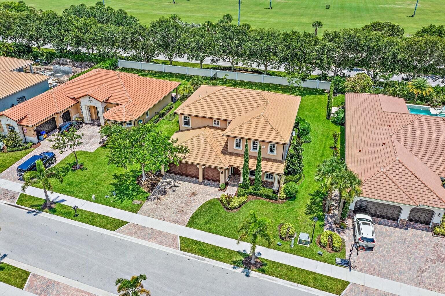 455 Rudder Cay Way