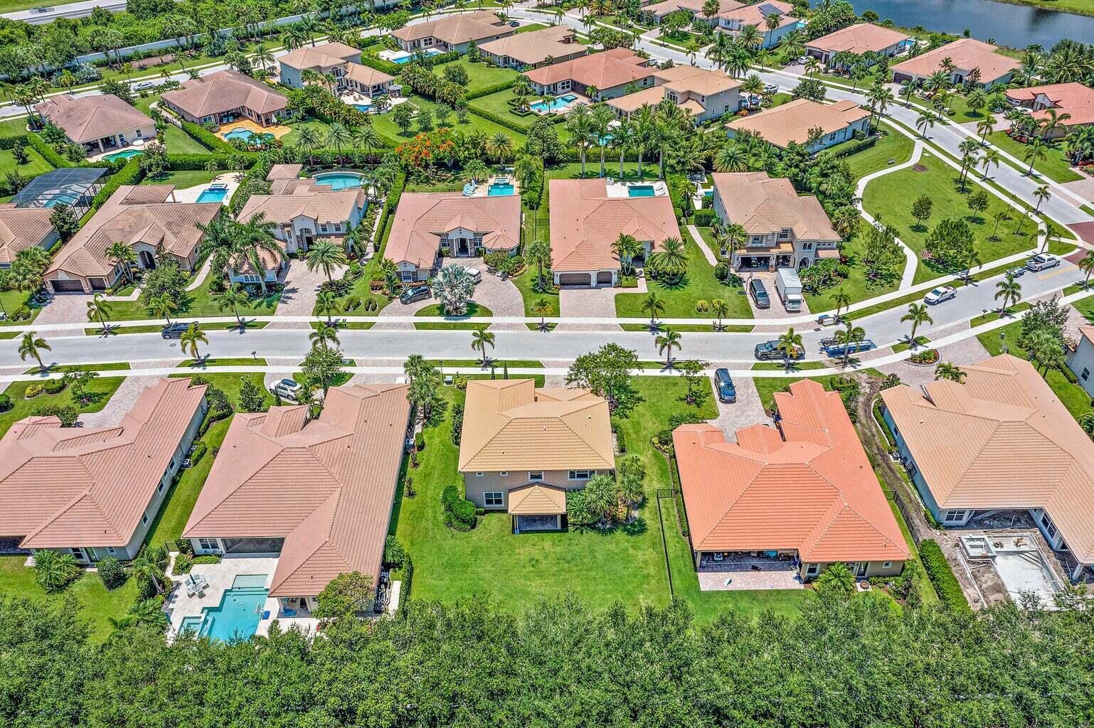 455 Rudder Cay Way