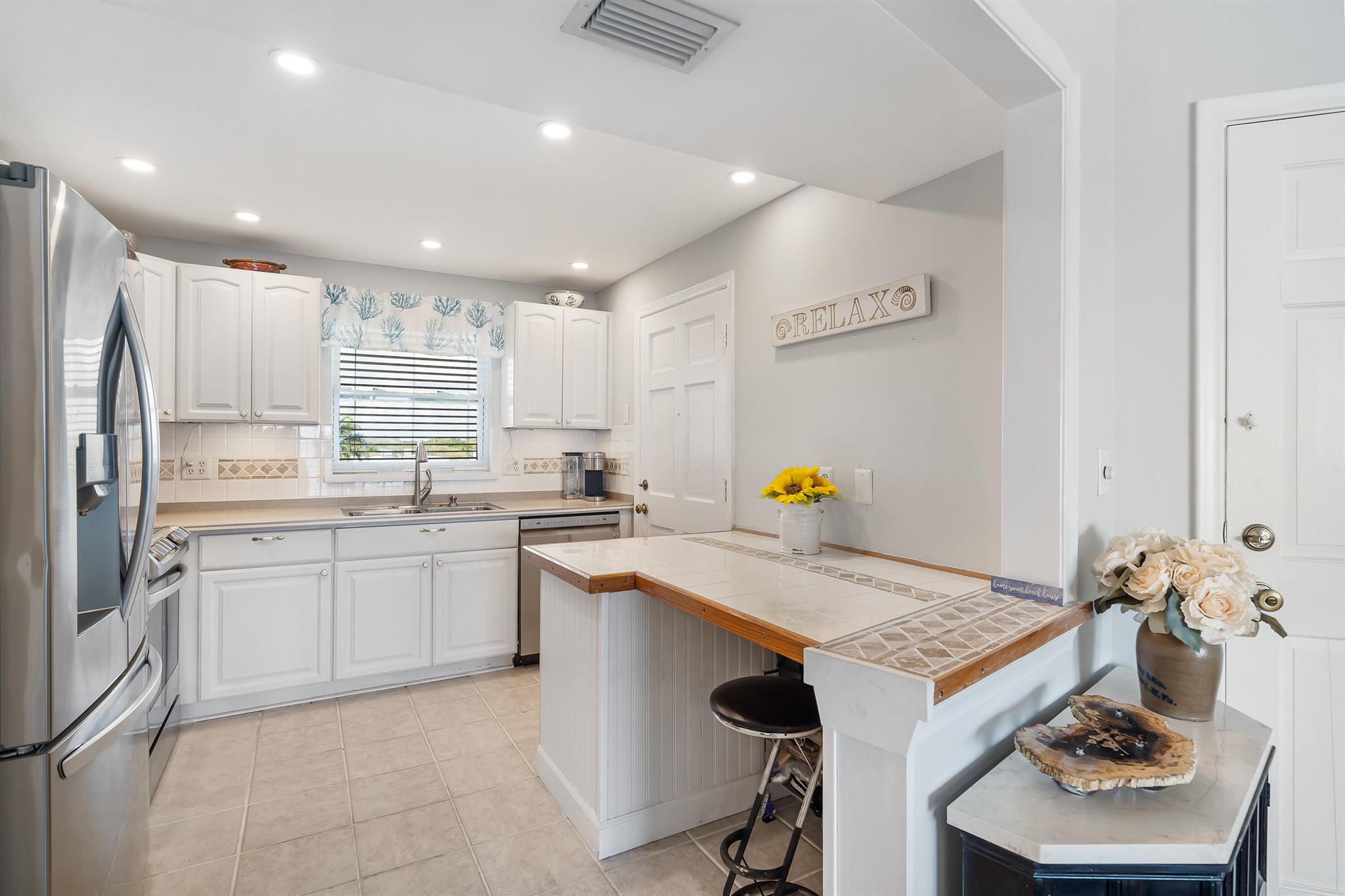 501 Lake Shore Drive 503