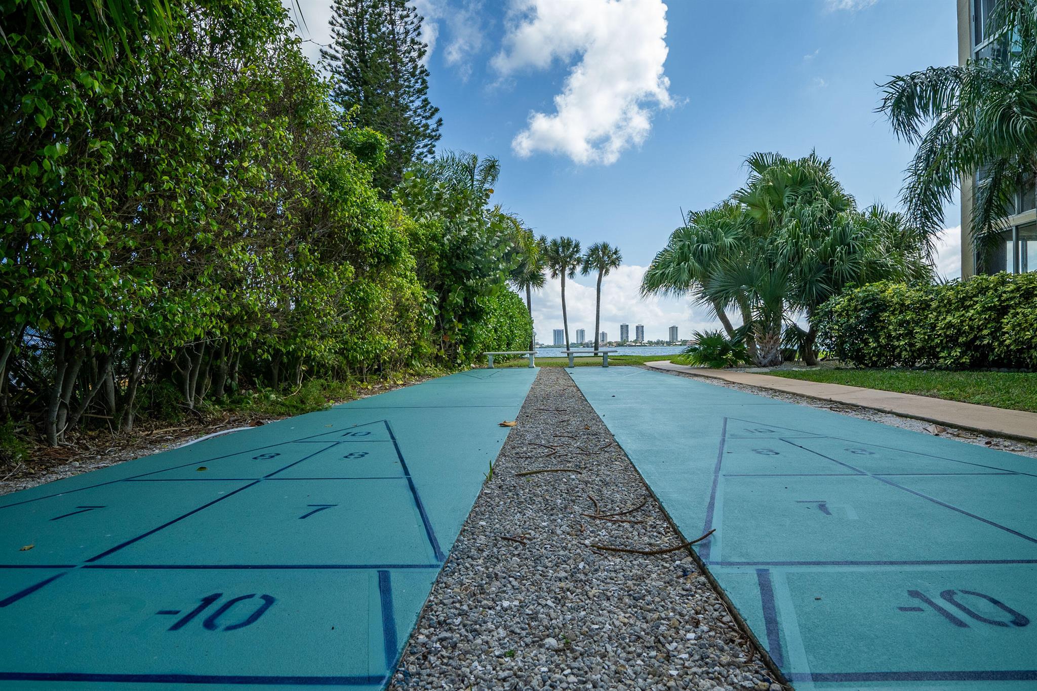 501 Lake Shore Drive 503