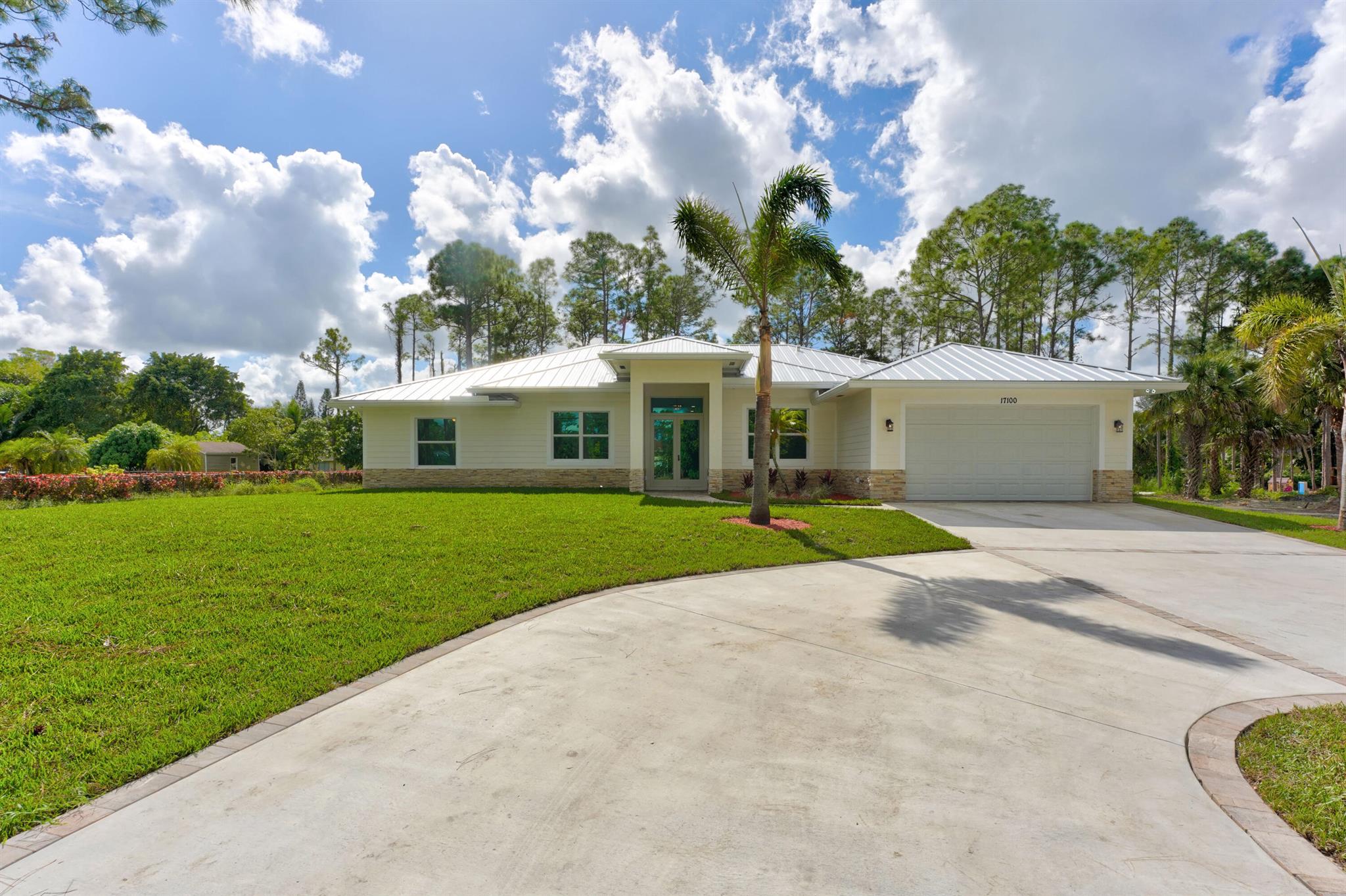 17100 Hamlin Boulevard