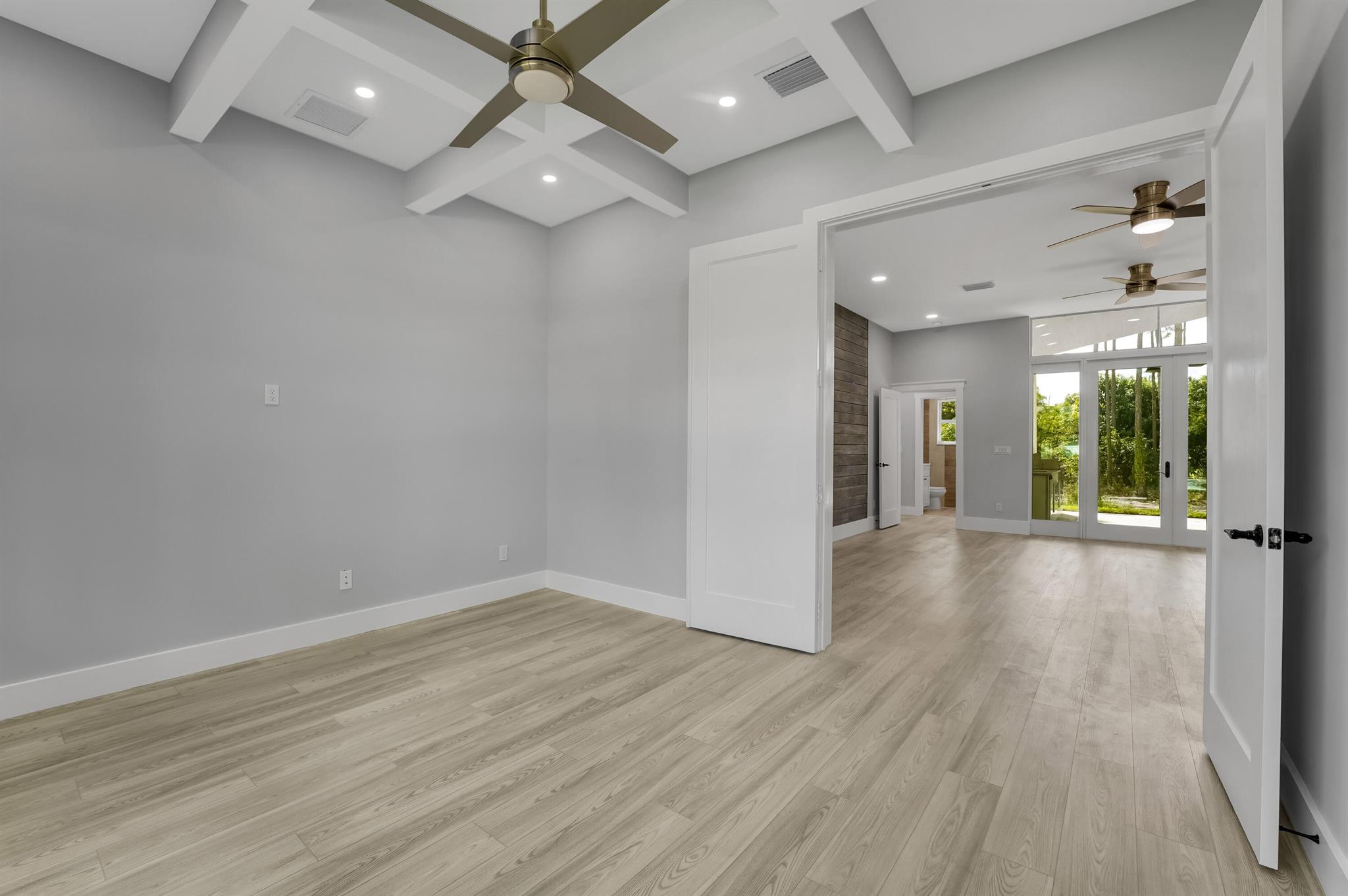 17100 Hamlin Boulevard