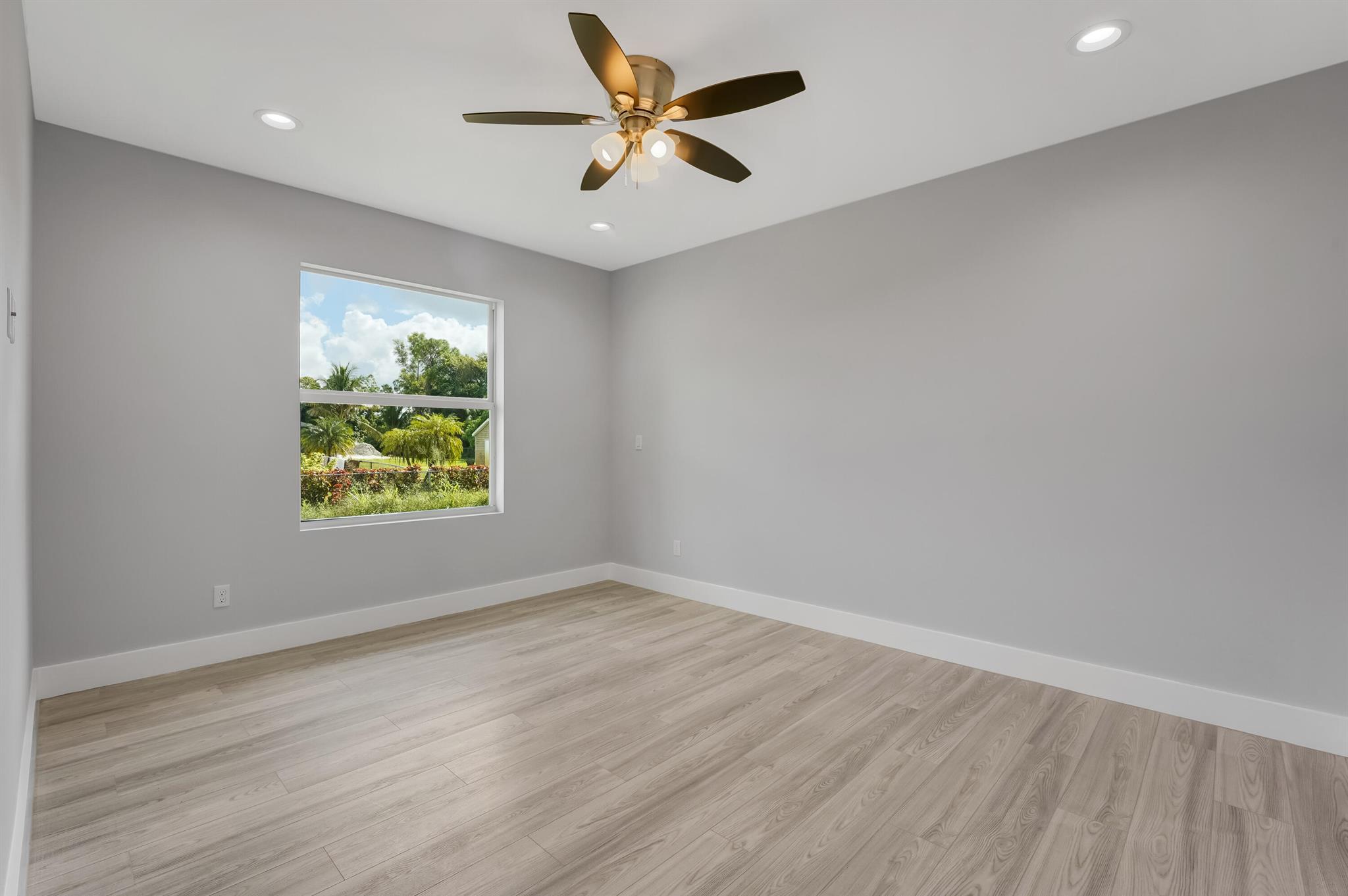 17100 Hamlin Boulevard