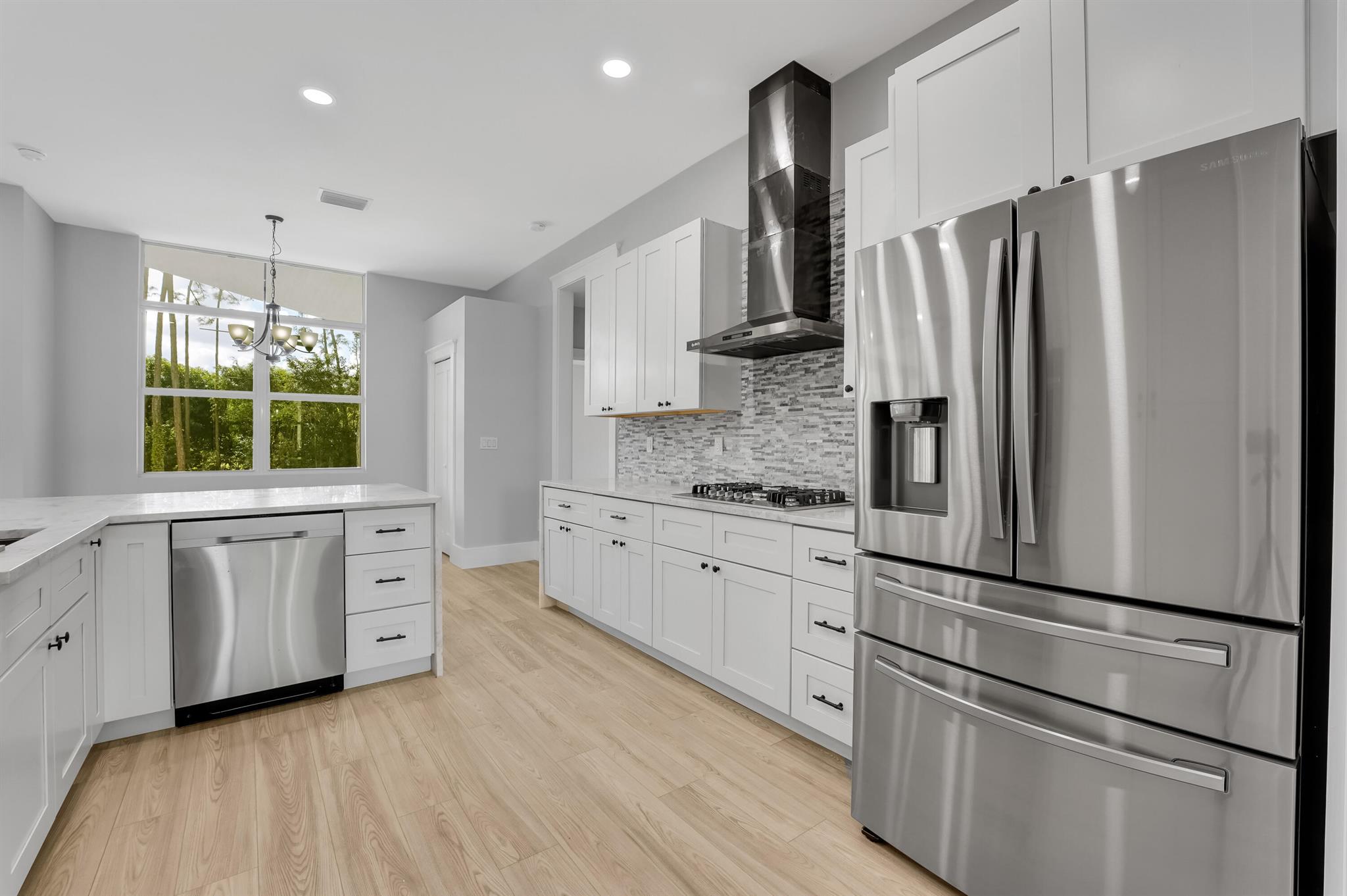 17100 Hamlin Boulevard