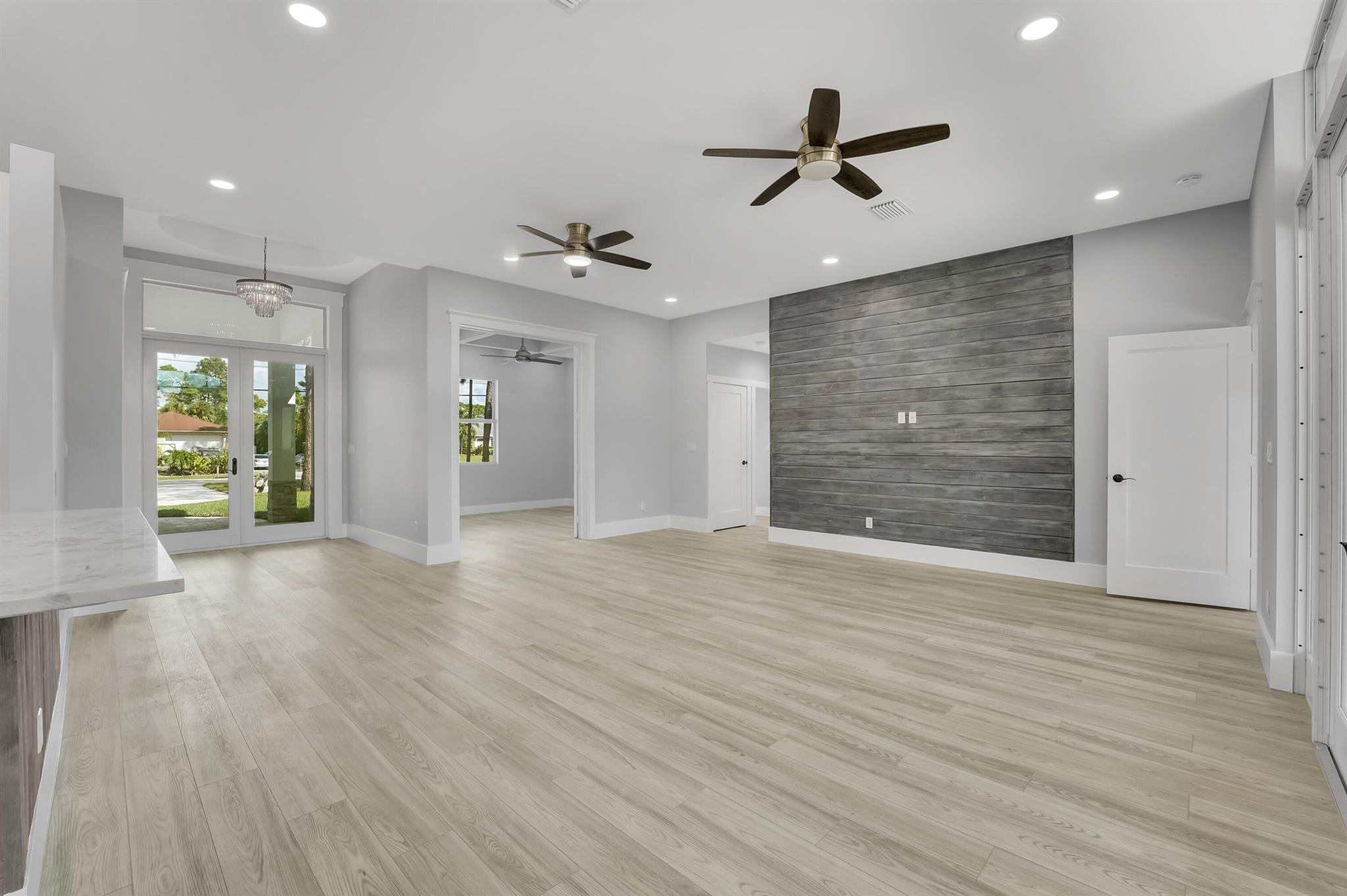 17100 Hamlin Boulevard