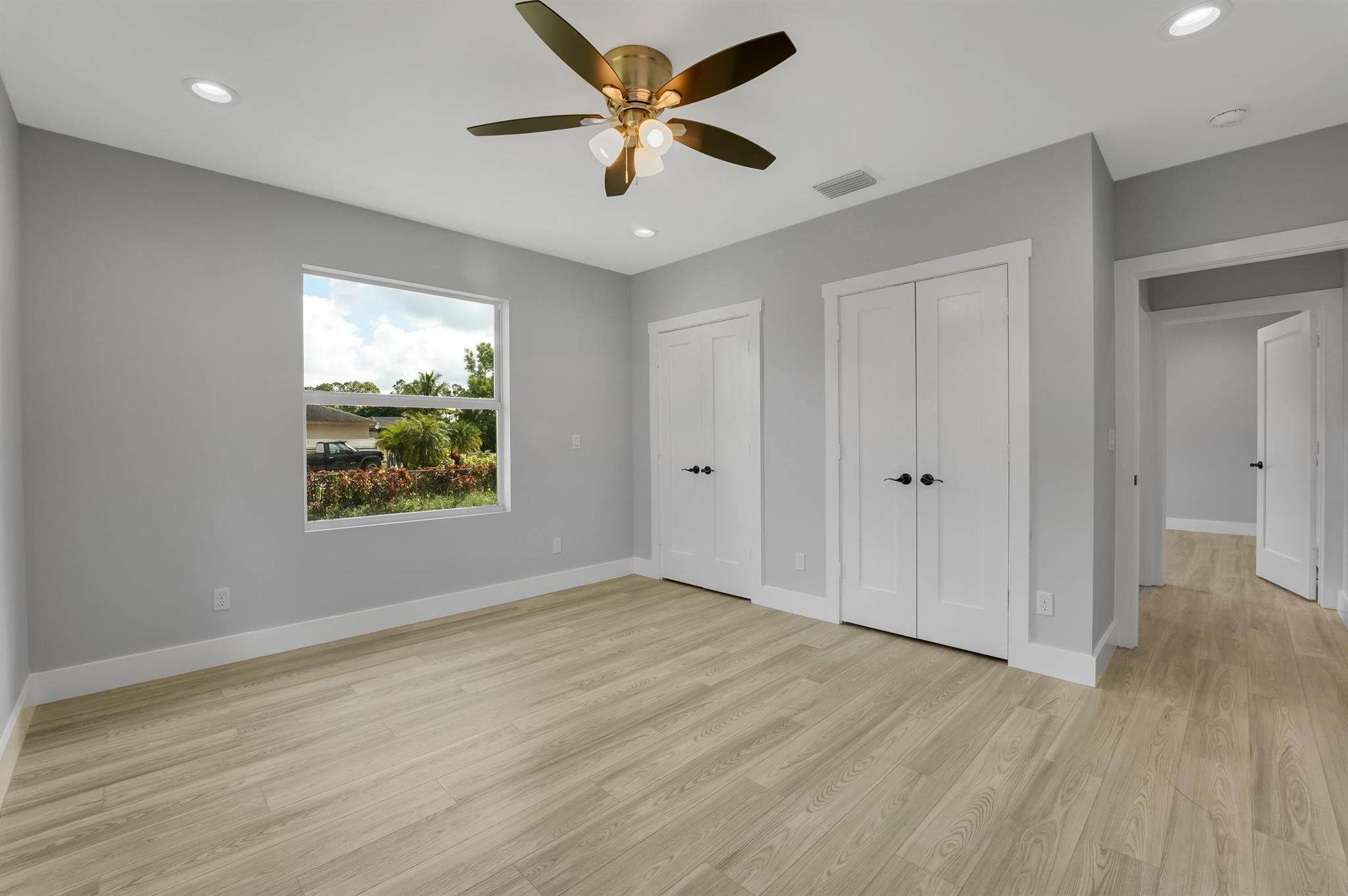 17100 Hamlin Boulevard