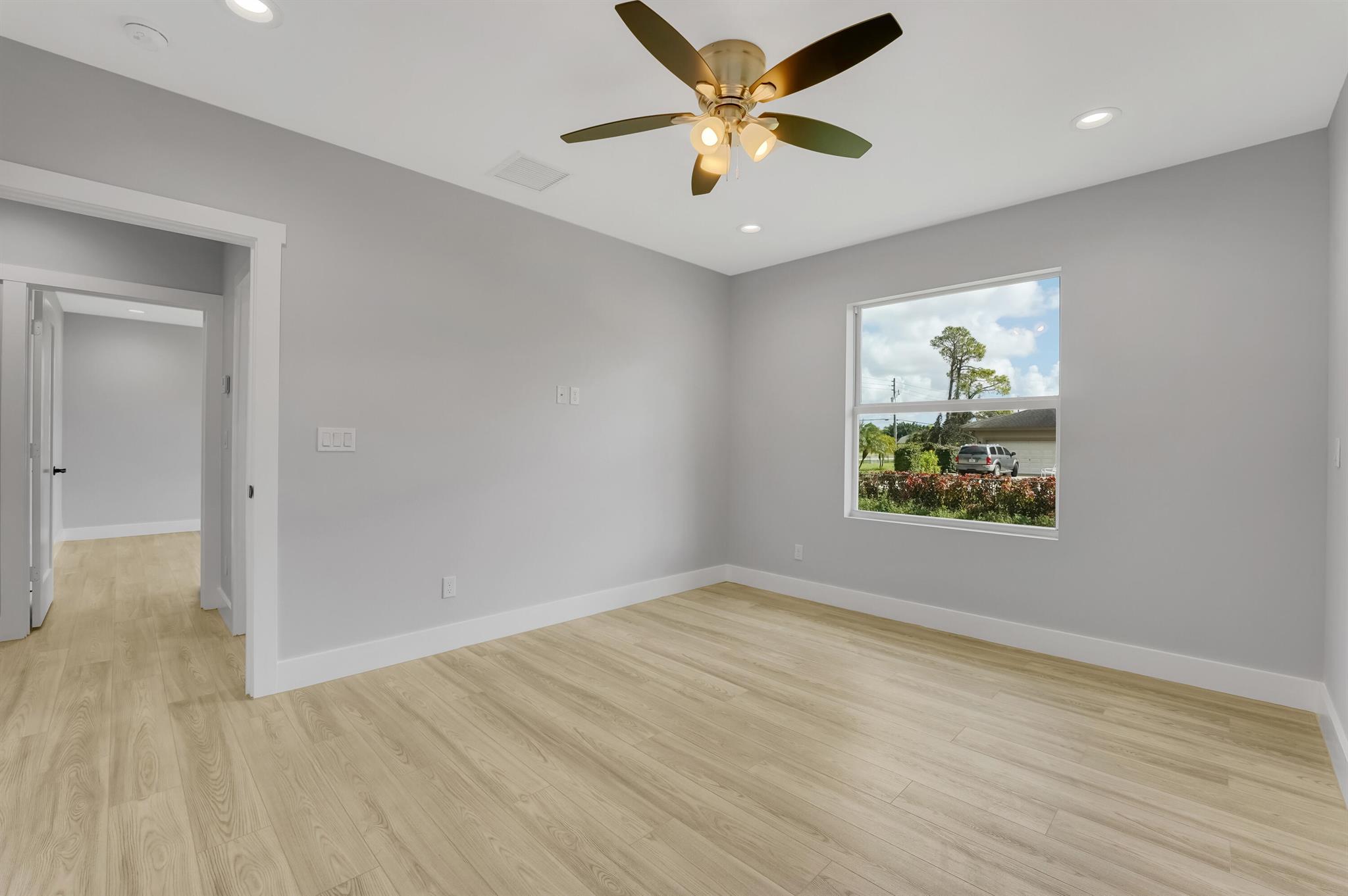 17100 Hamlin Boulevard