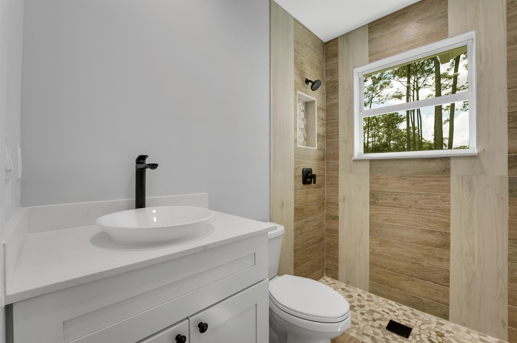 17100 Hamlin Boulevard