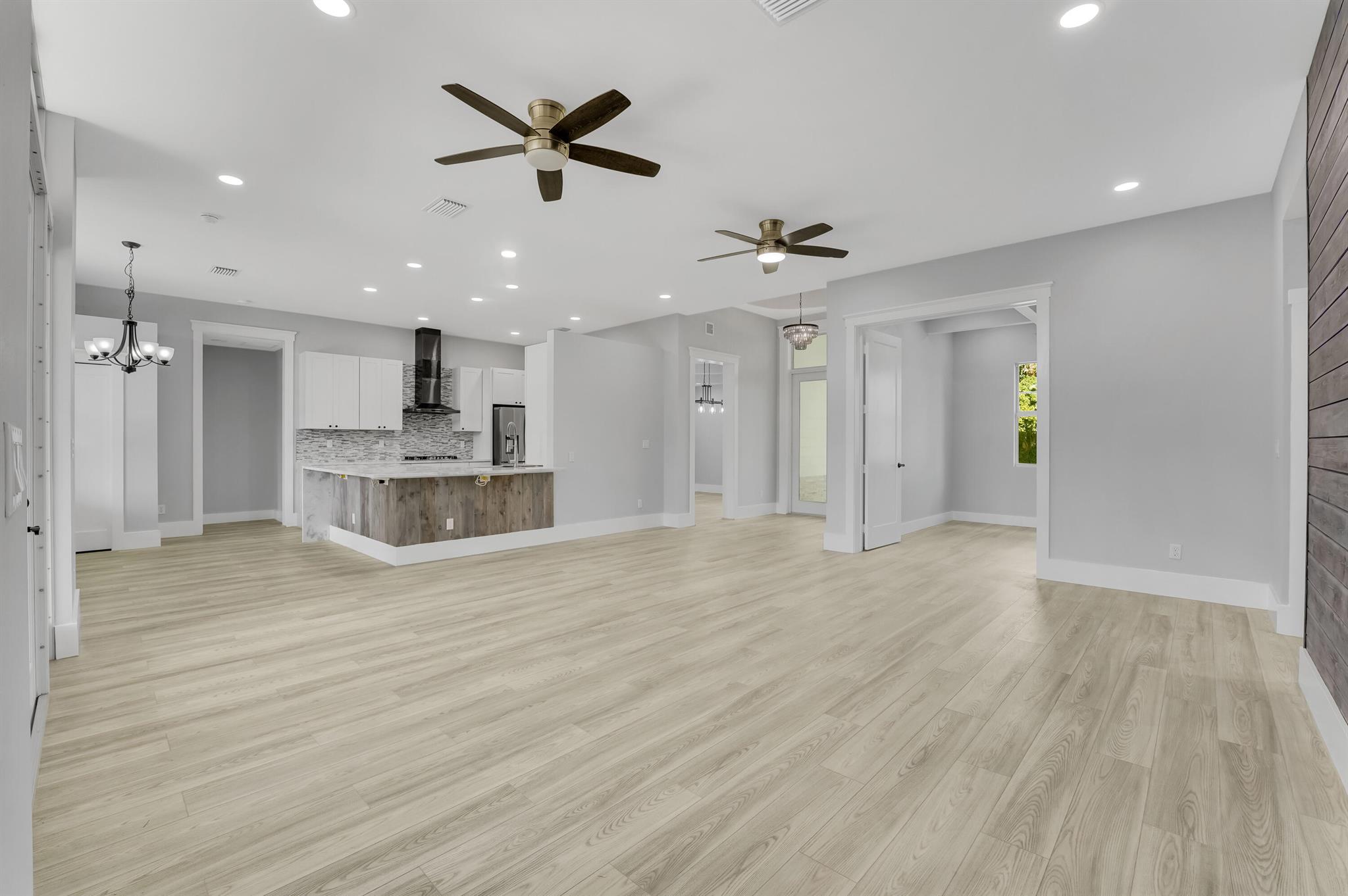 17100 Hamlin Boulevard