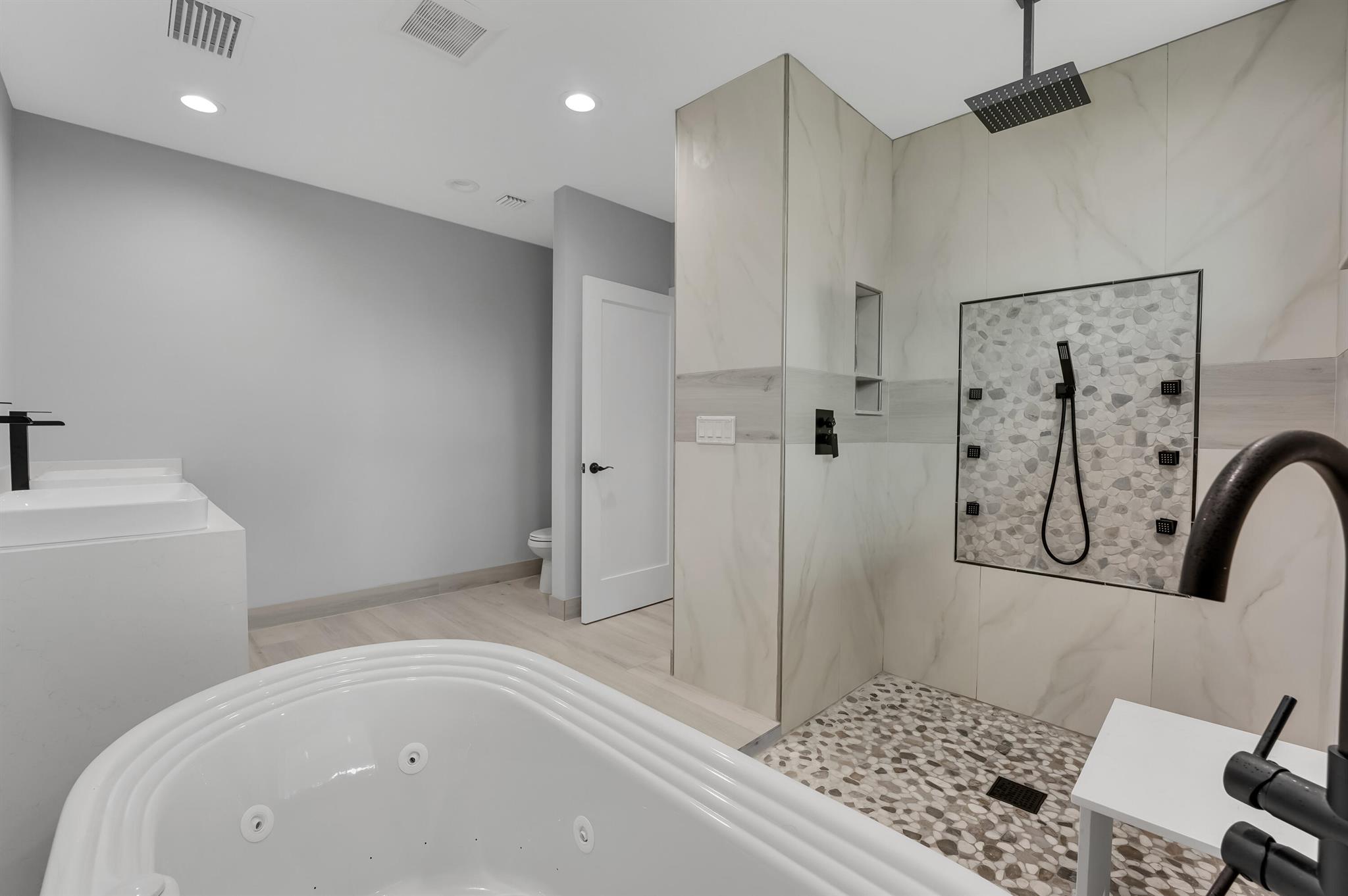 17100 Hamlin Boulevard