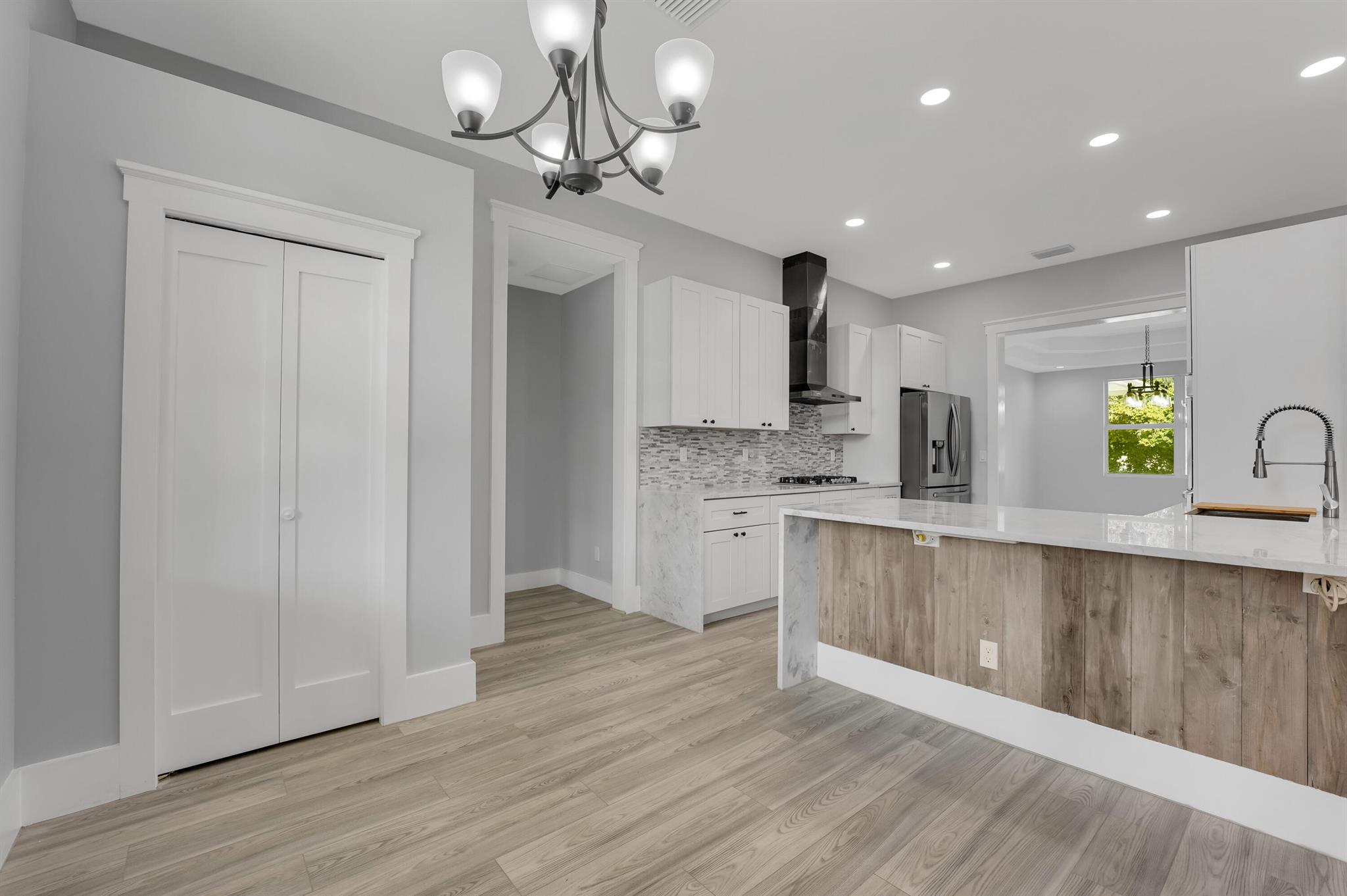 17100 Hamlin Boulevard