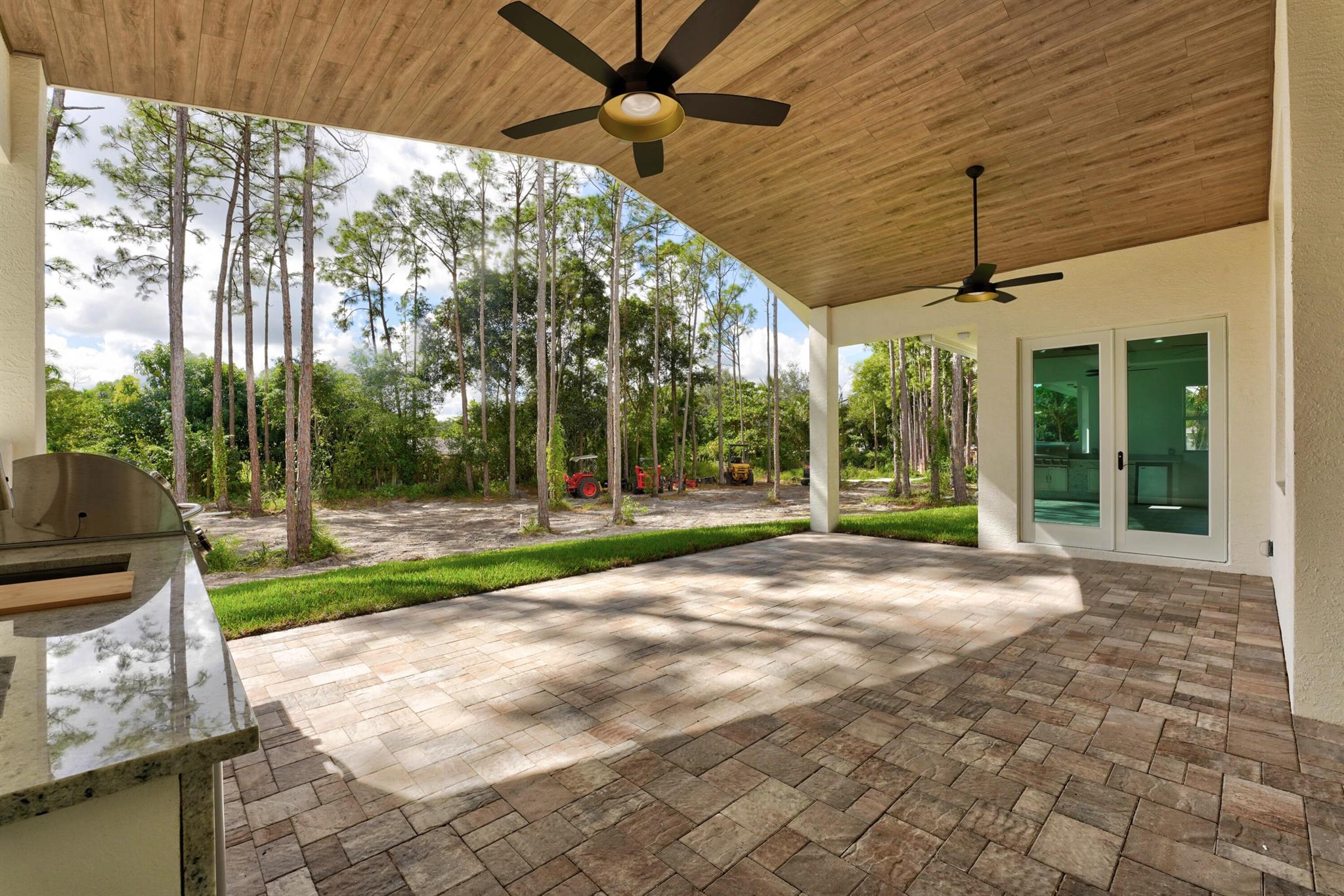 17100 Hamlin Boulevard