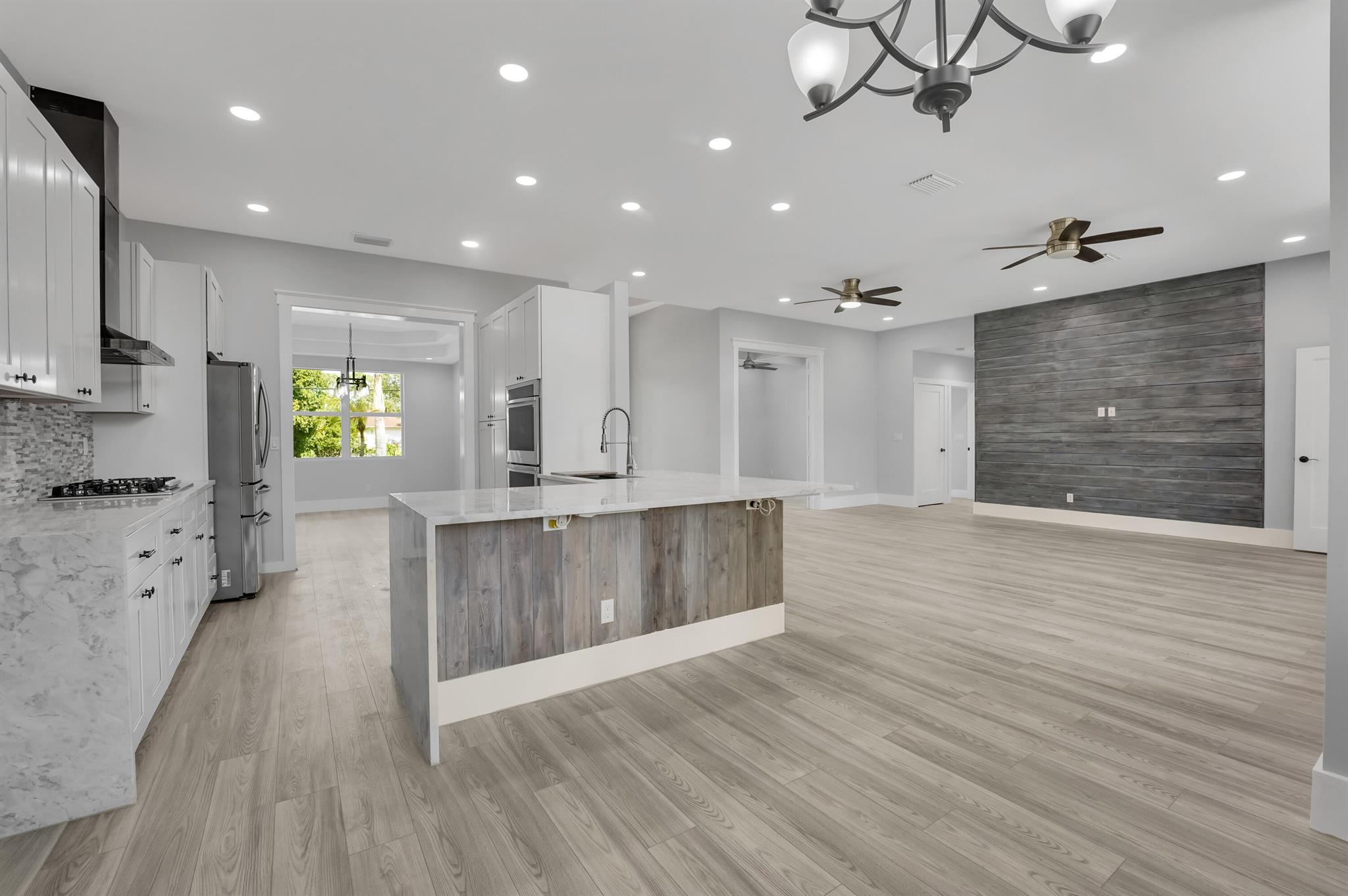 17100 Hamlin Boulevard