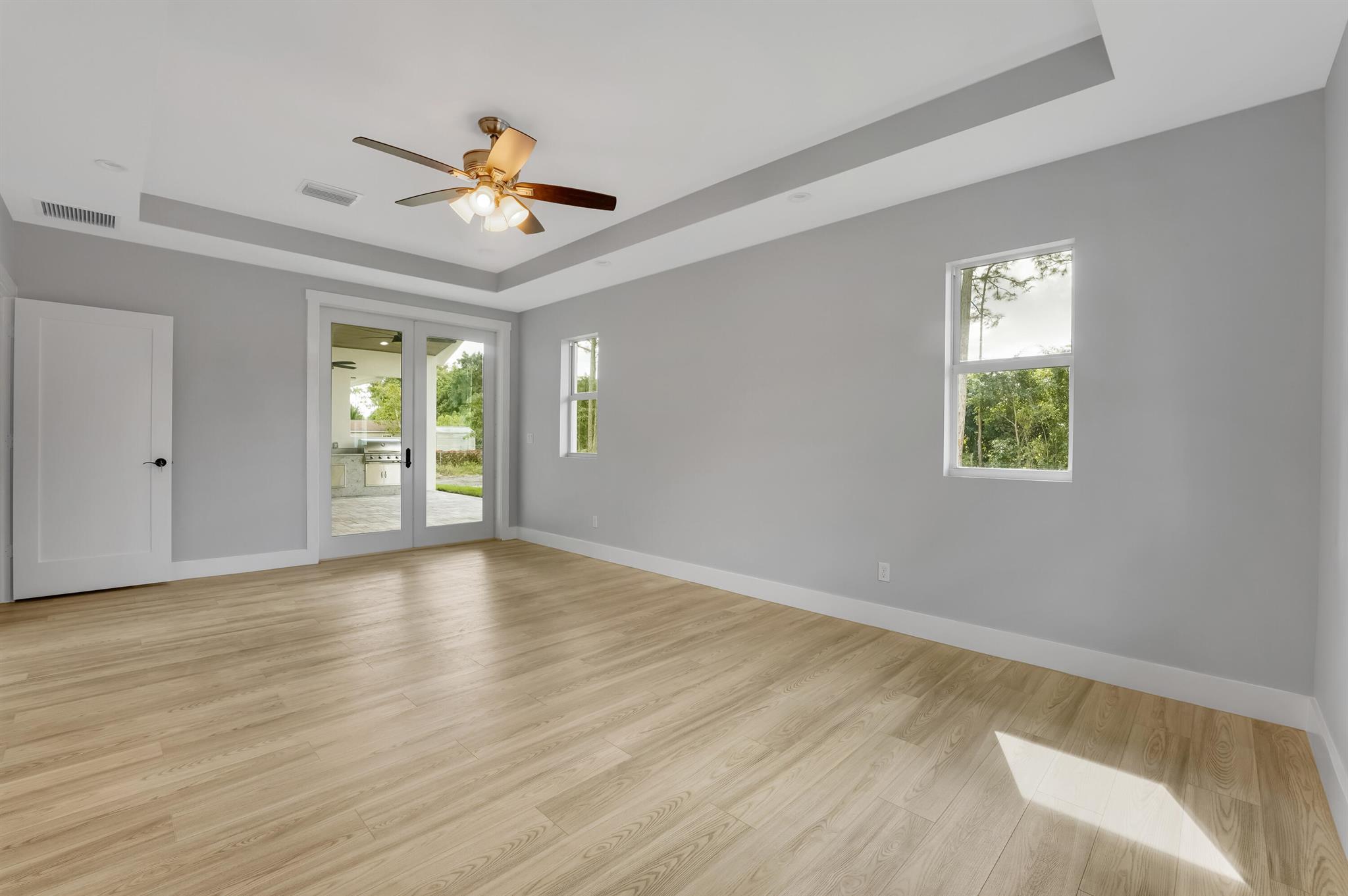 17100 Hamlin Boulevard