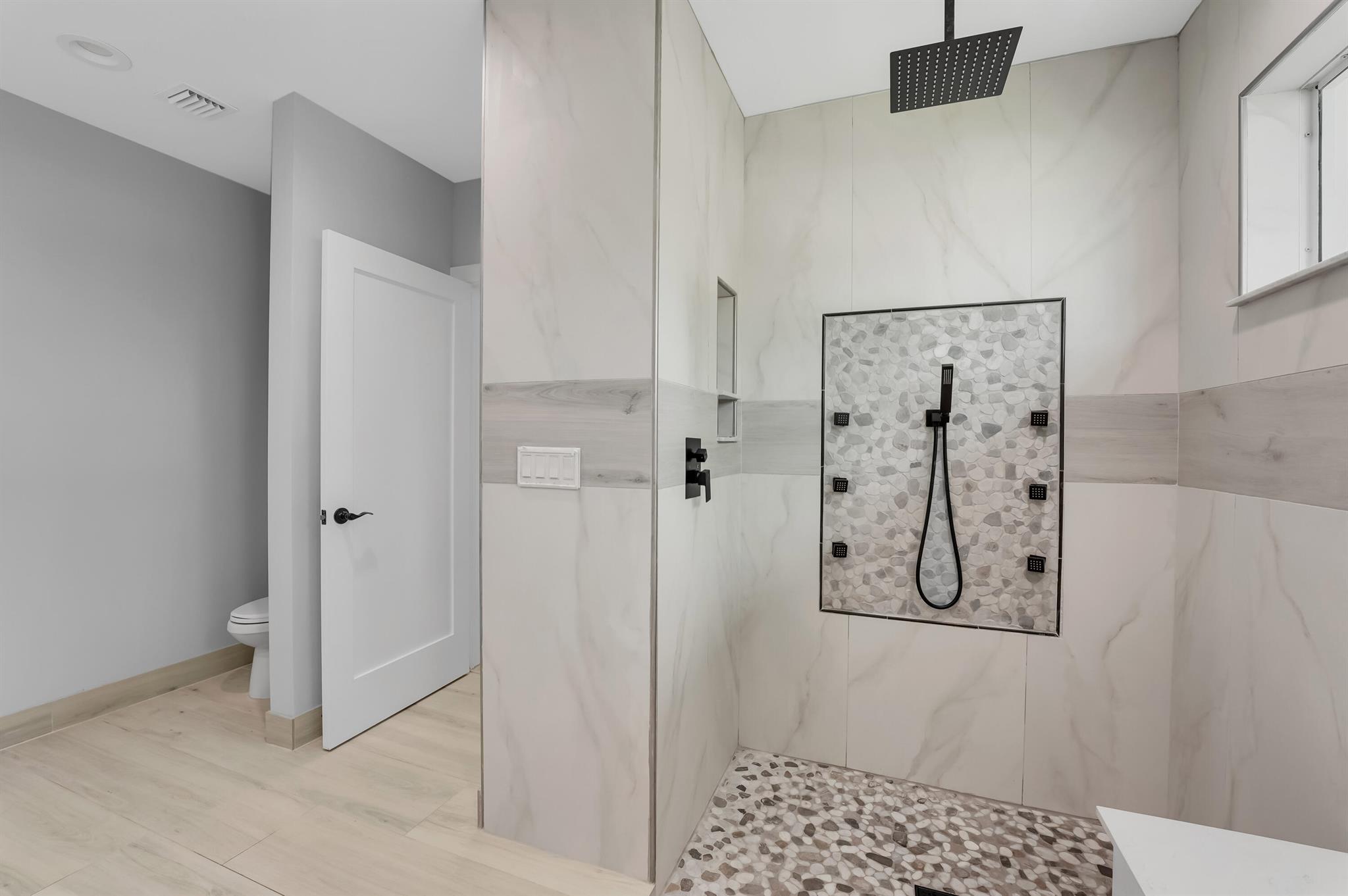 17100 Hamlin Boulevard