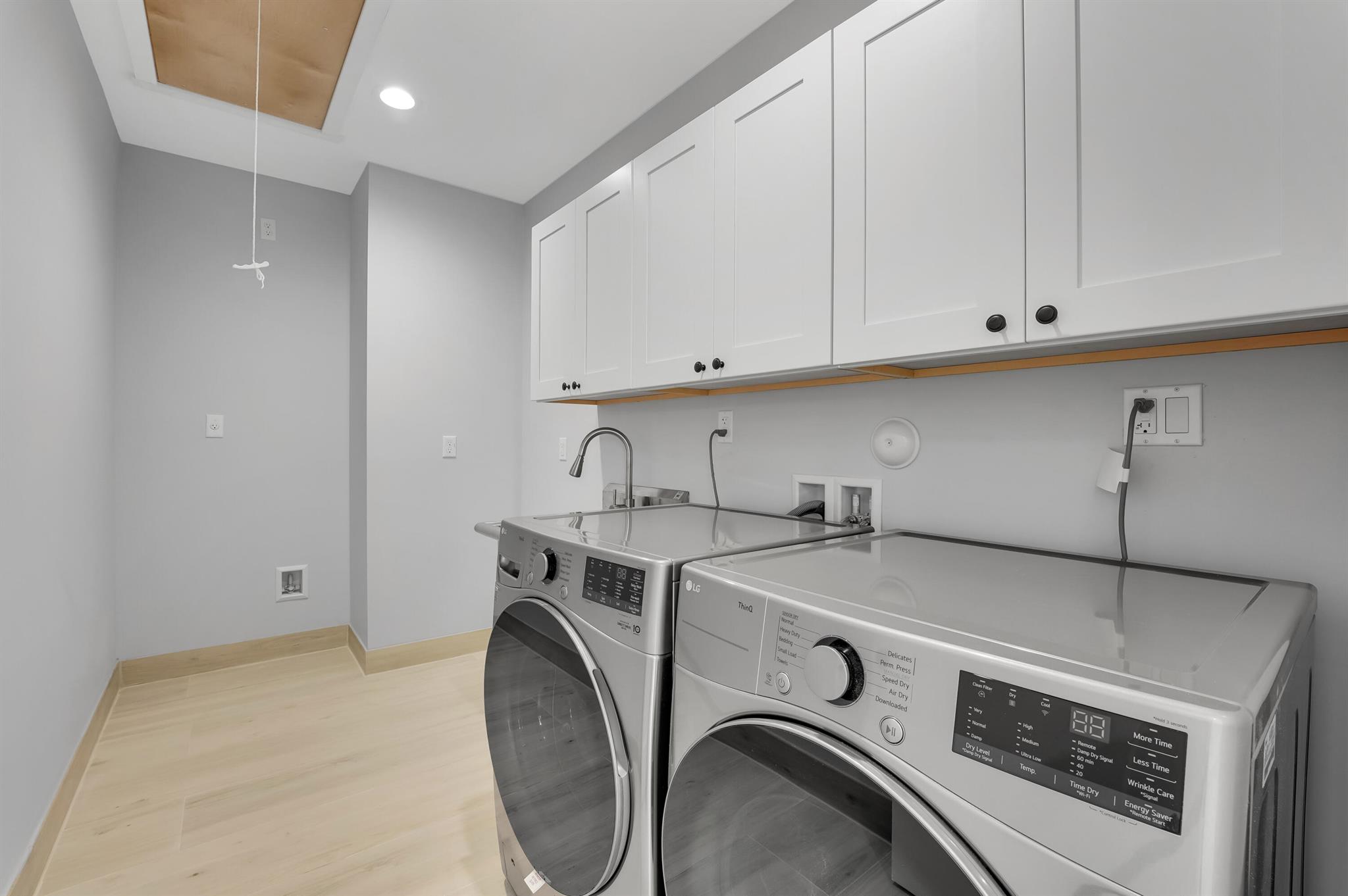 17100 Hamlin Boulevard