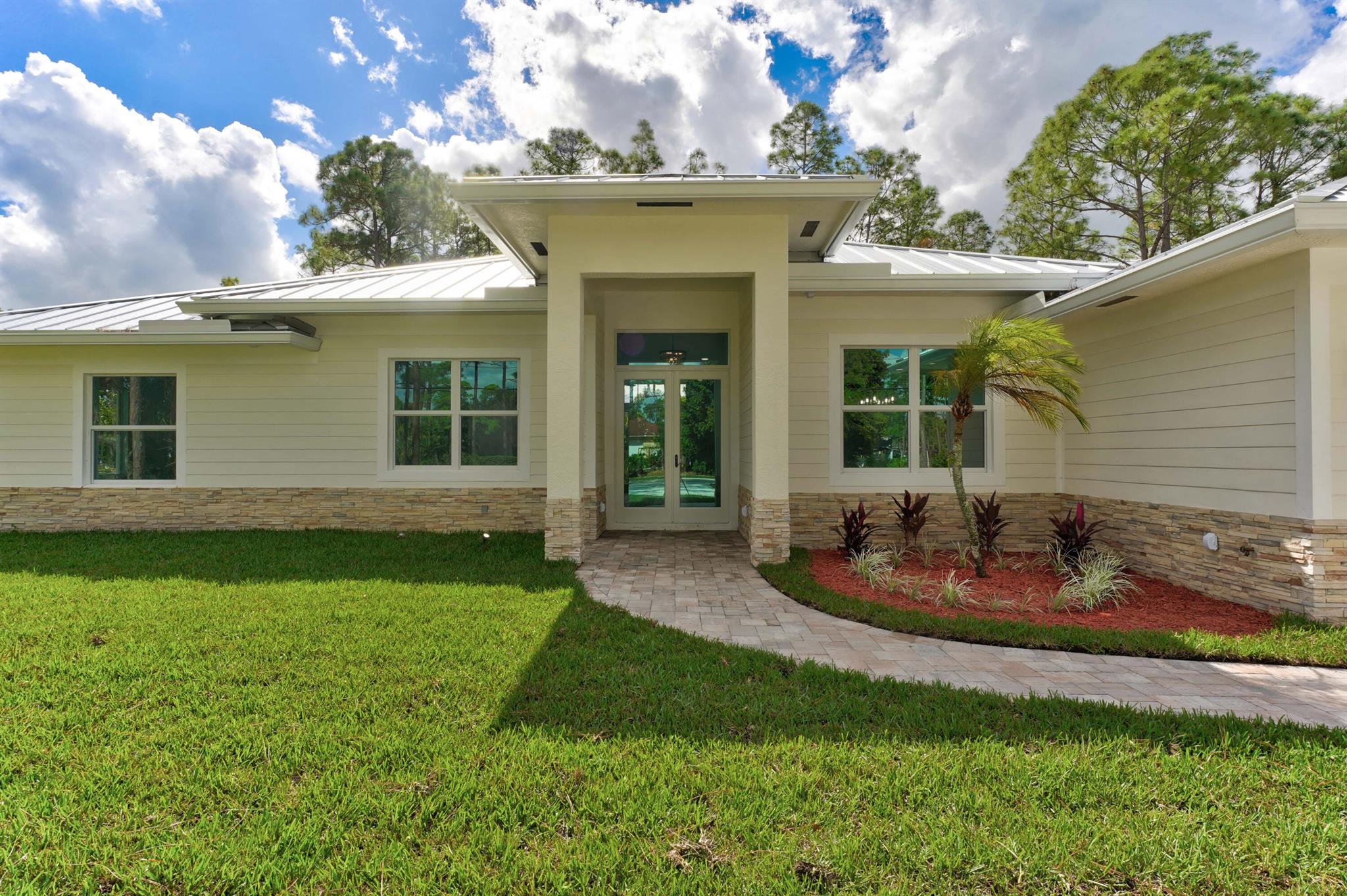 17100 Hamlin Boulevard