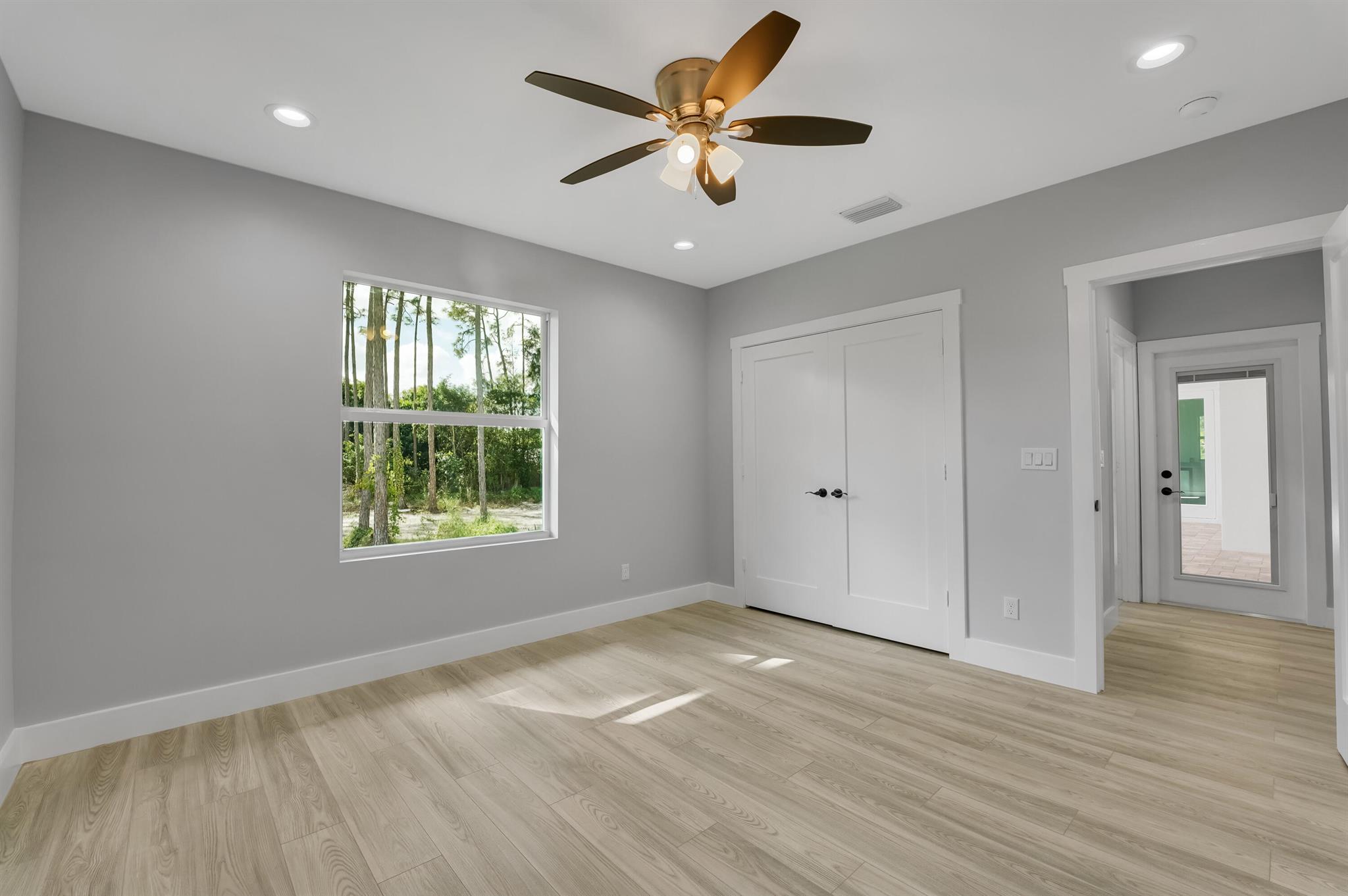 17100 Hamlin Boulevard