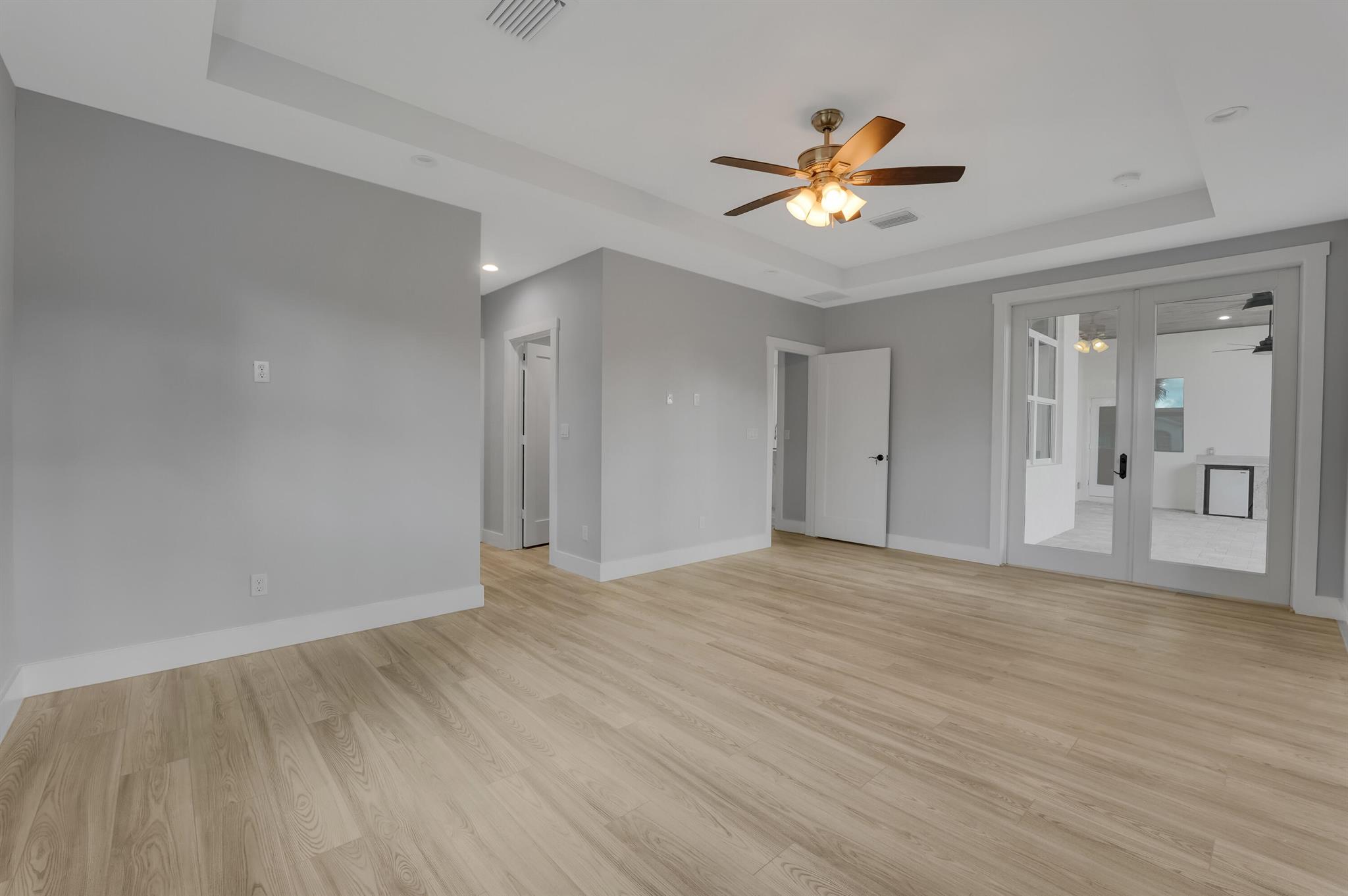 17100 Hamlin Boulevard