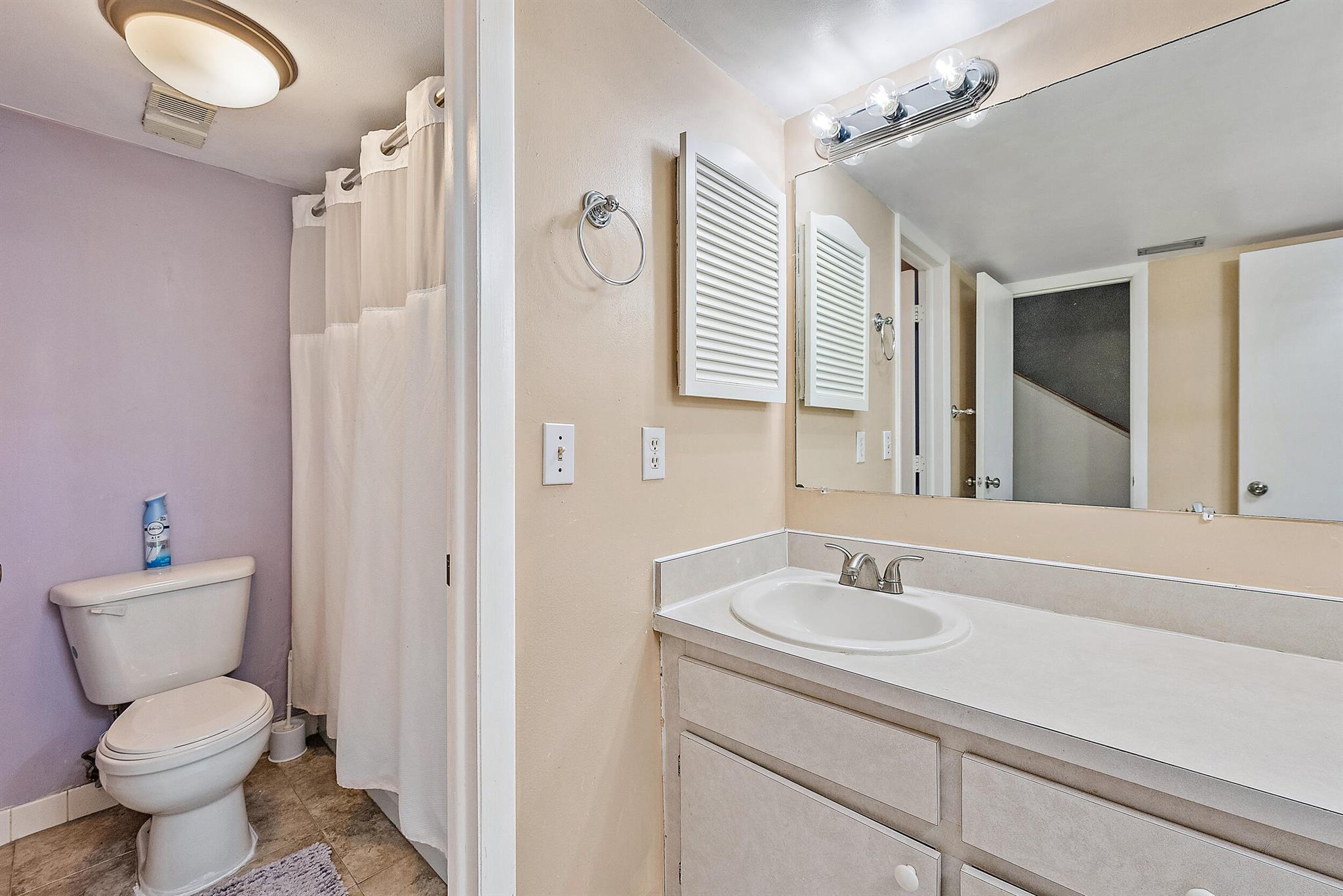 2828 Tennis Club Drive 208