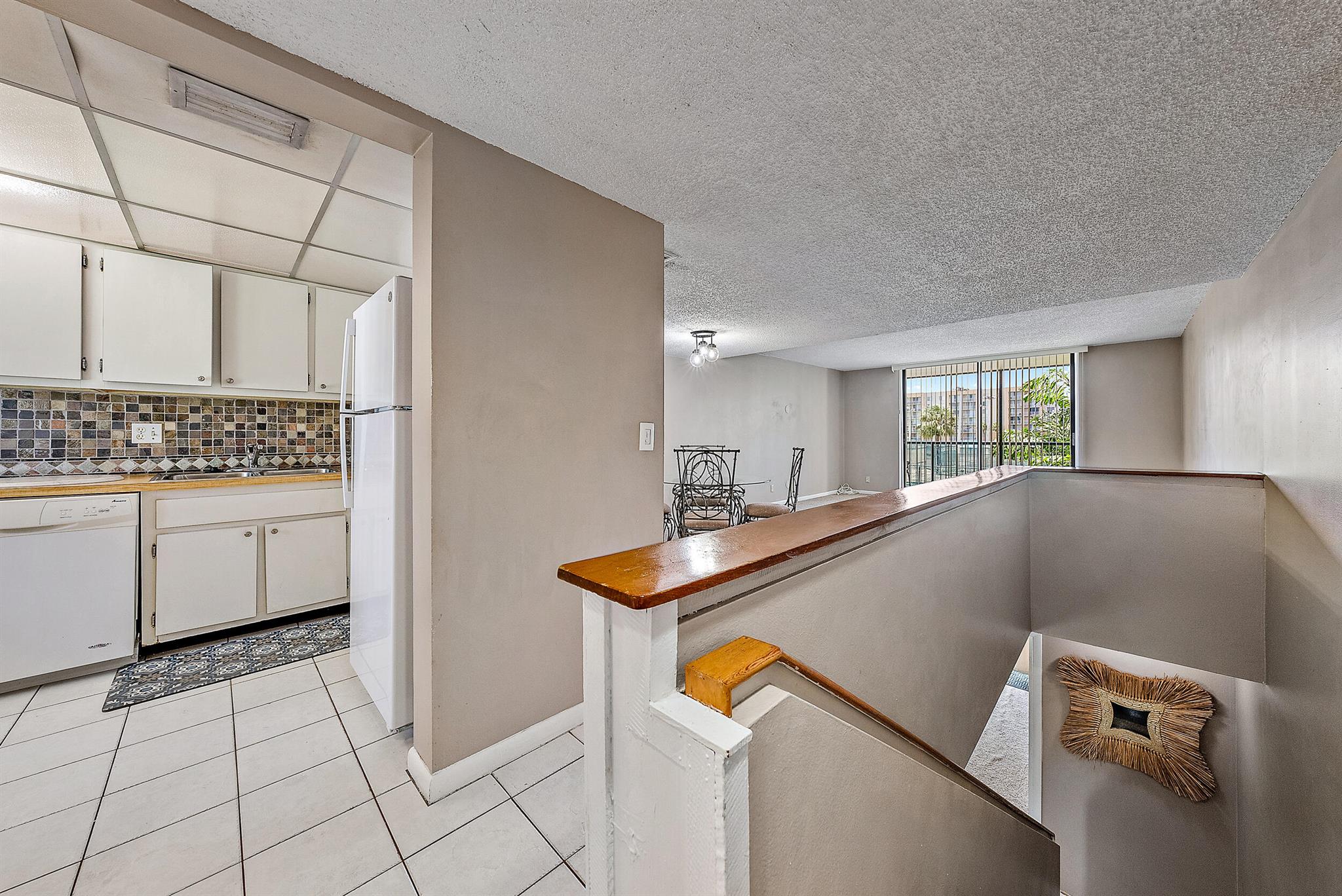 2828 Tennis Club Drive 208