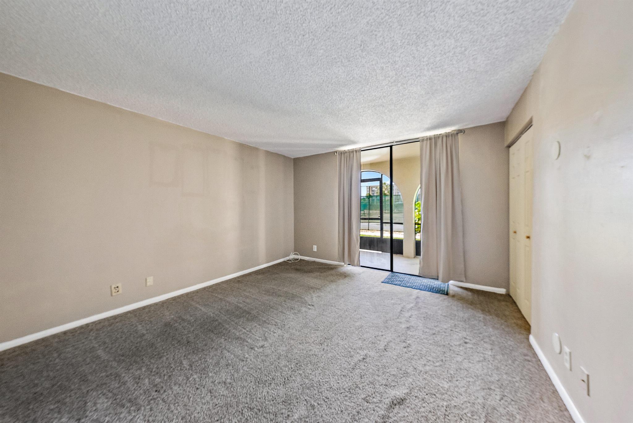 2828 Tennis Club Drive 208