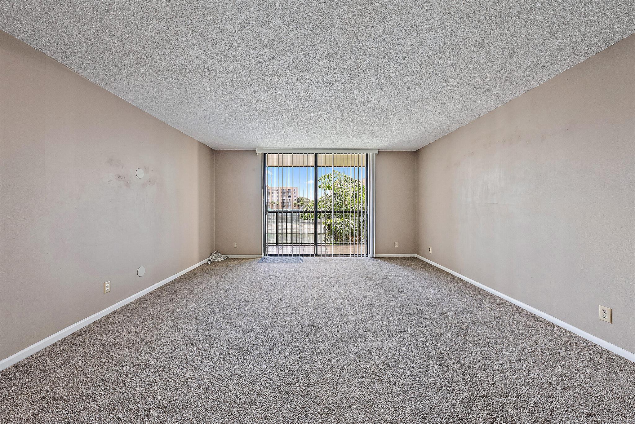 2828 Tennis Club Drive 208