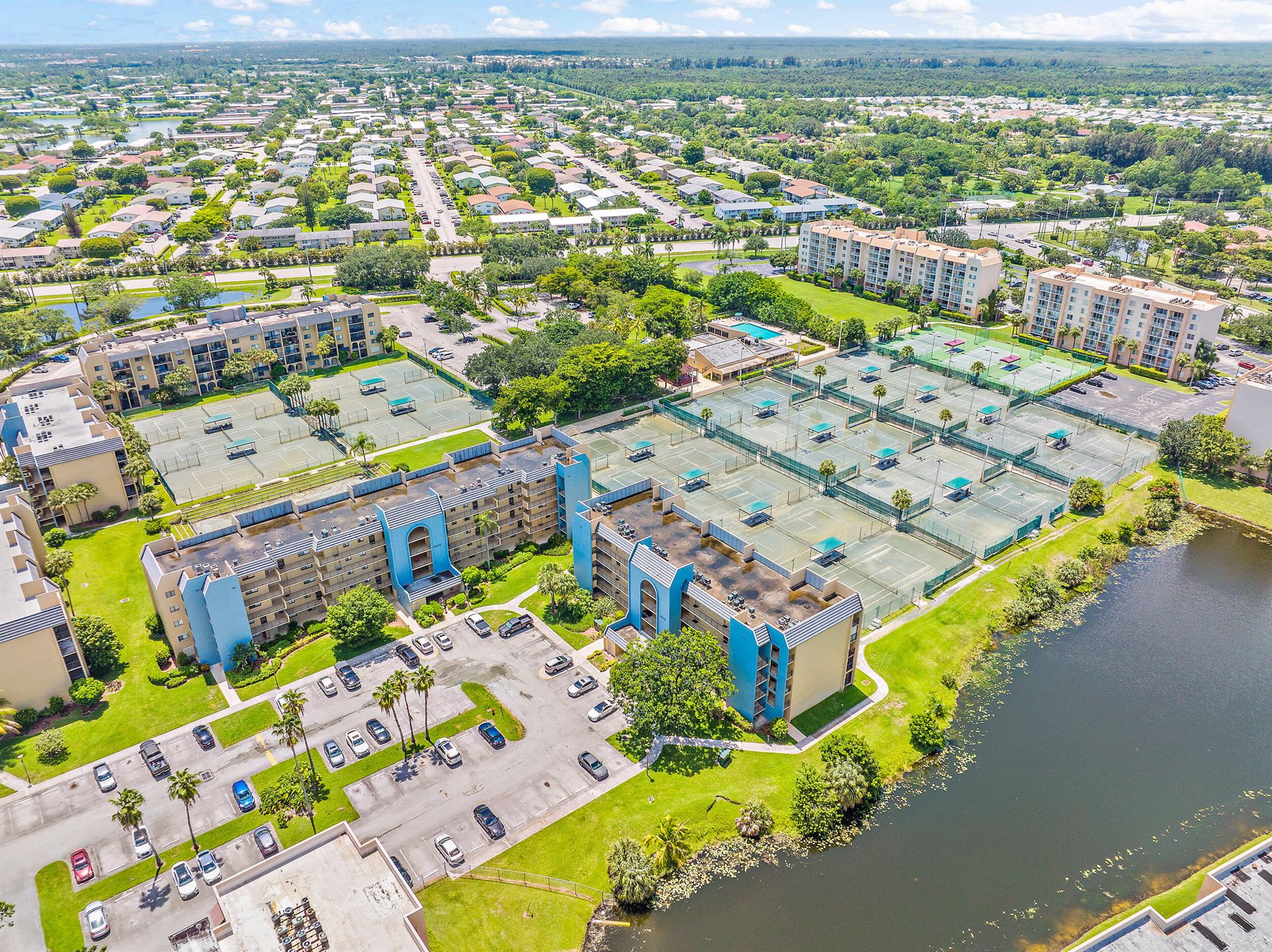 2828 Tennis Club Drive 208